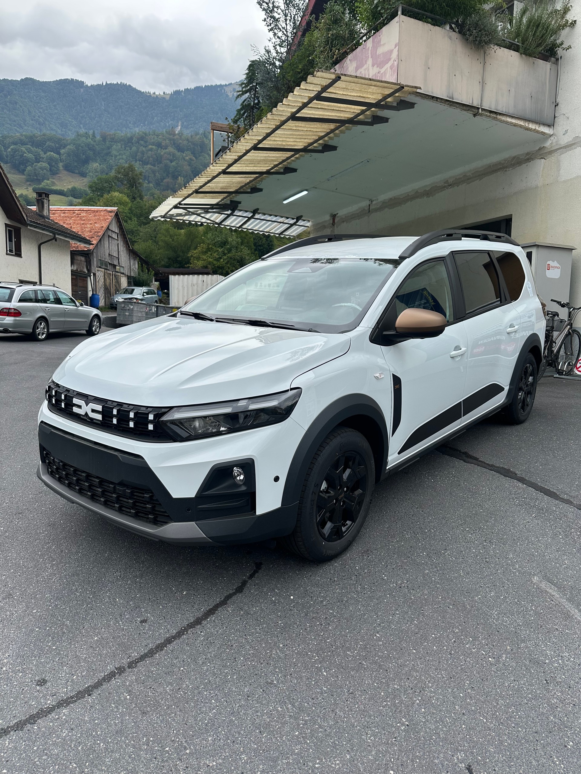 DACIA Jogger HEV 155 Extreme-image-2