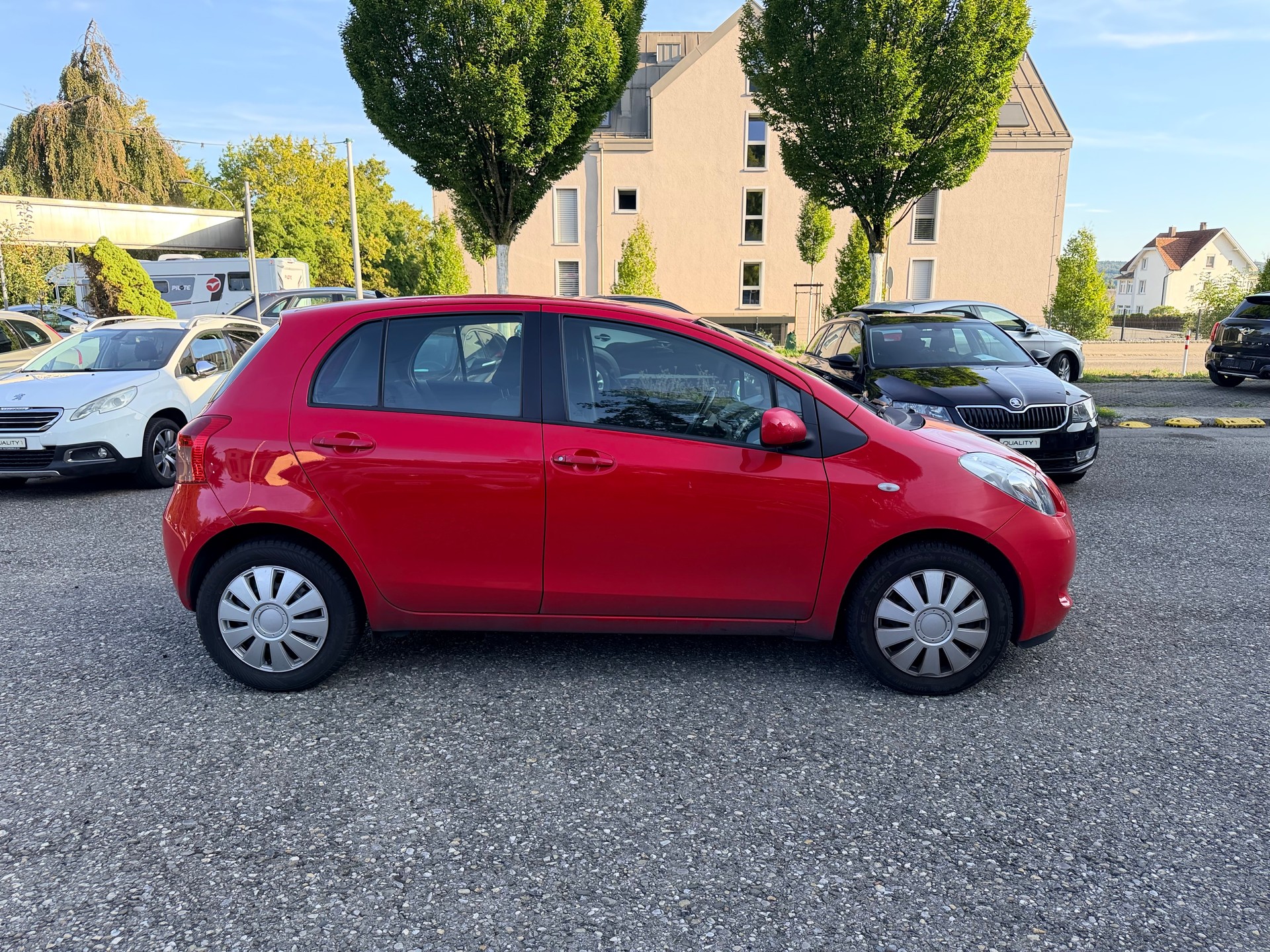 TOYOTA Yaris 1.3 Linea Sol-image-4