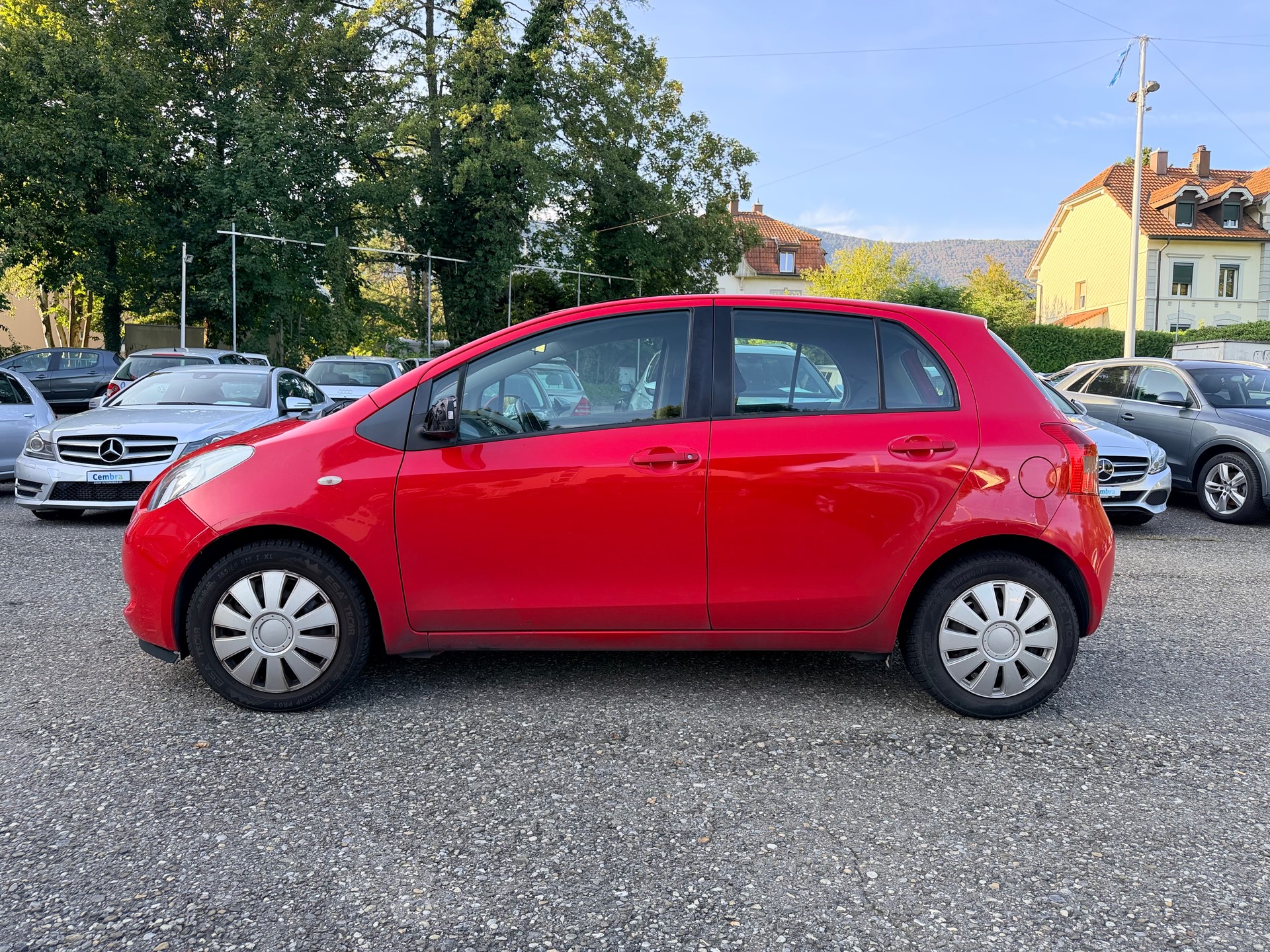 TOYOTA Yaris 1.3 Linea Sol-image-3