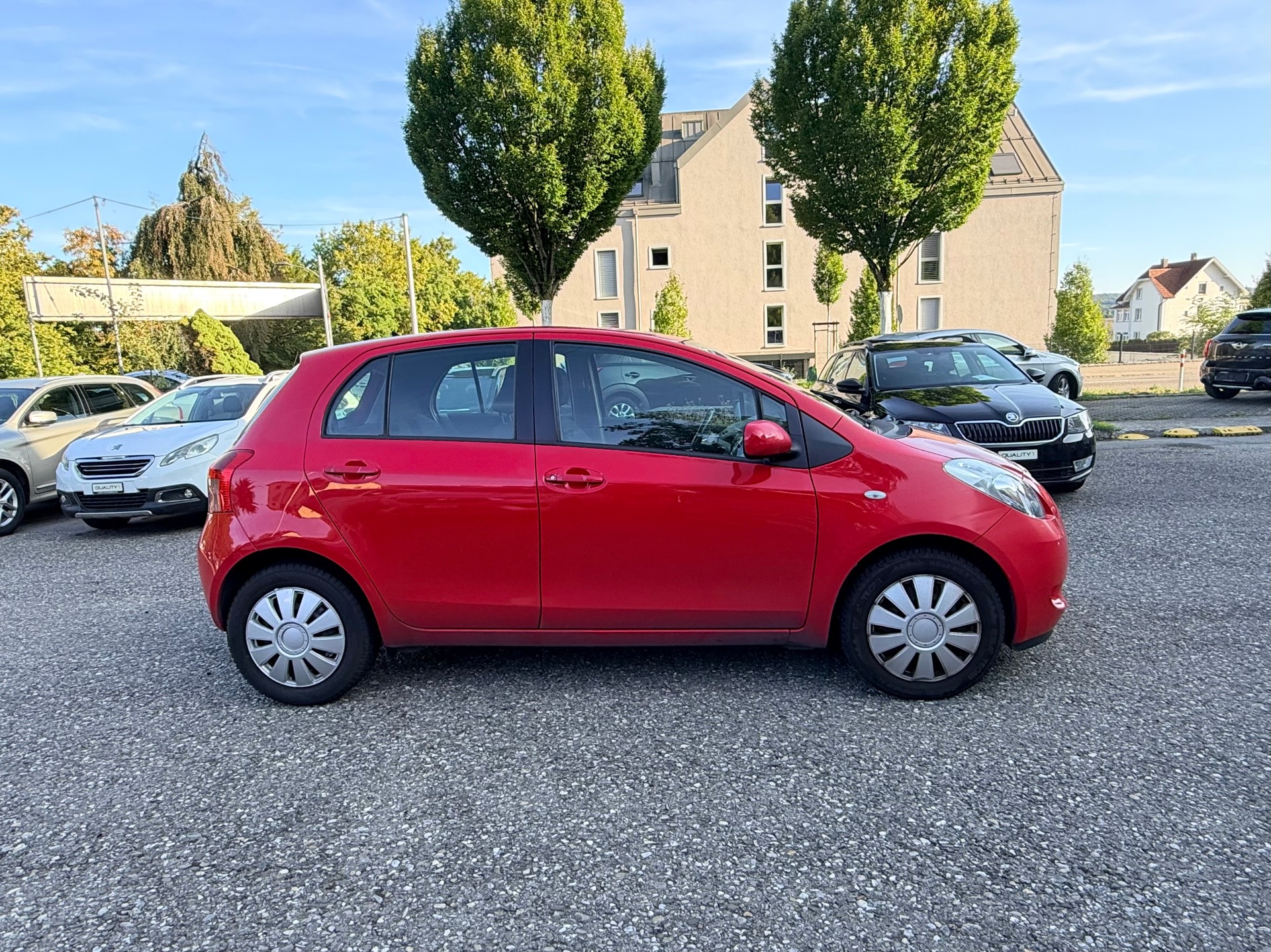 TOYOTA Yaris 1.3 Linea Sol-image-6