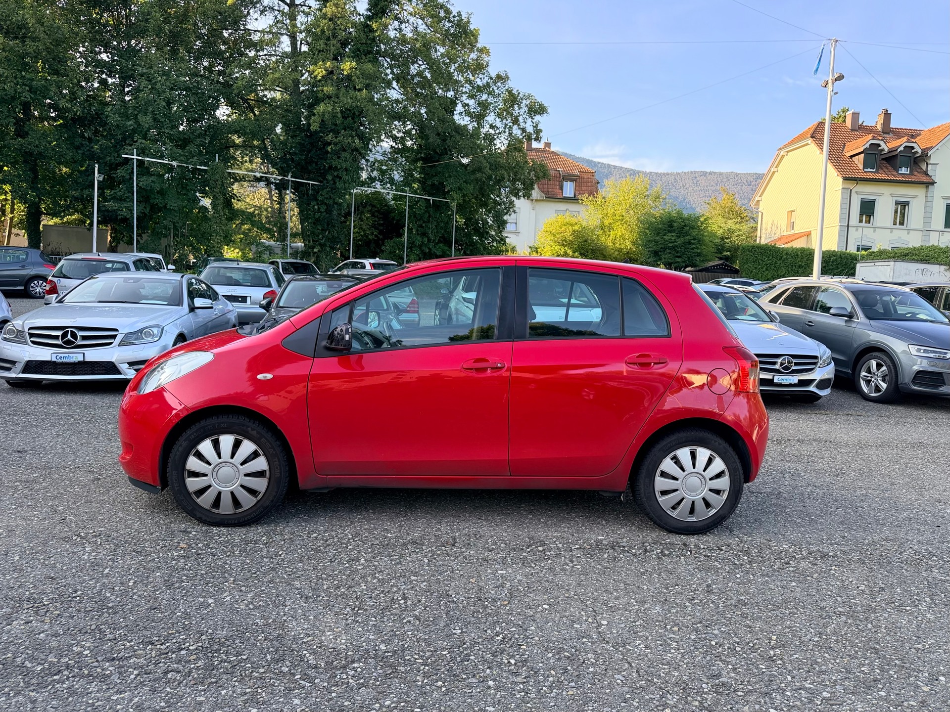 TOYOTA Yaris 1.3 Linea Sol-image-5