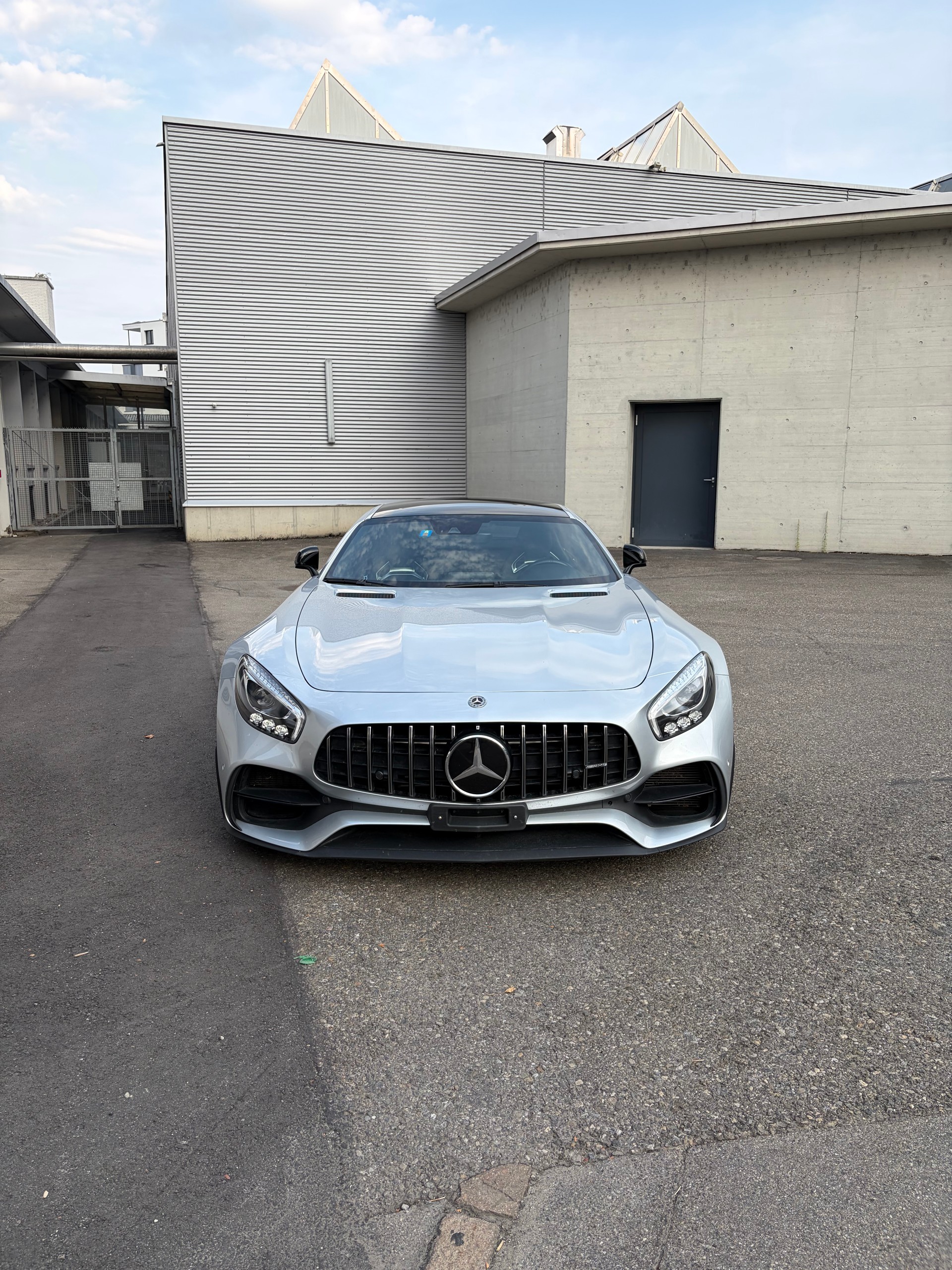 MERCEDES-BENZ AMG GT S-image-0
