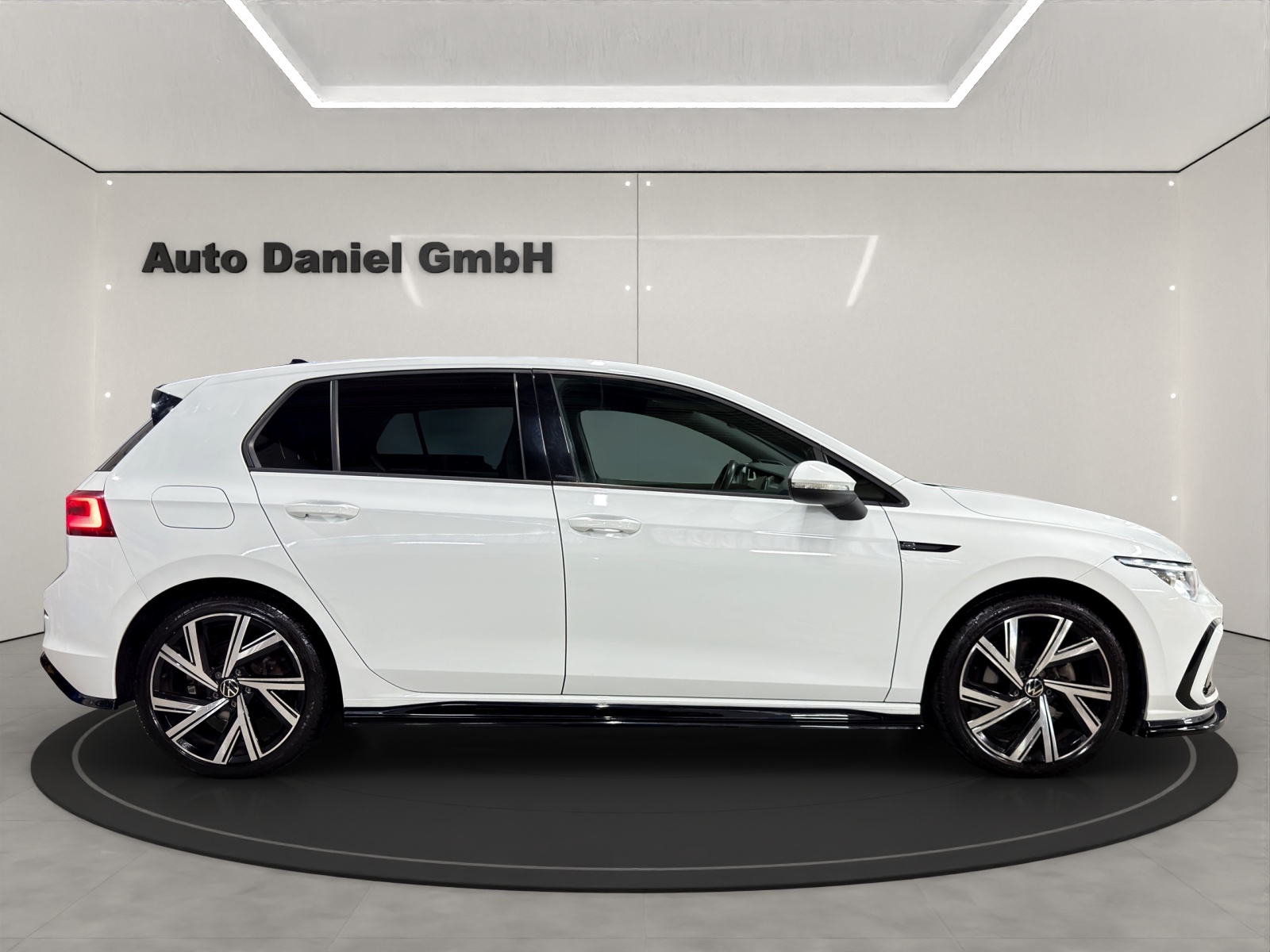 VW Golf 1.5 TSI R-Line DSG-image-4