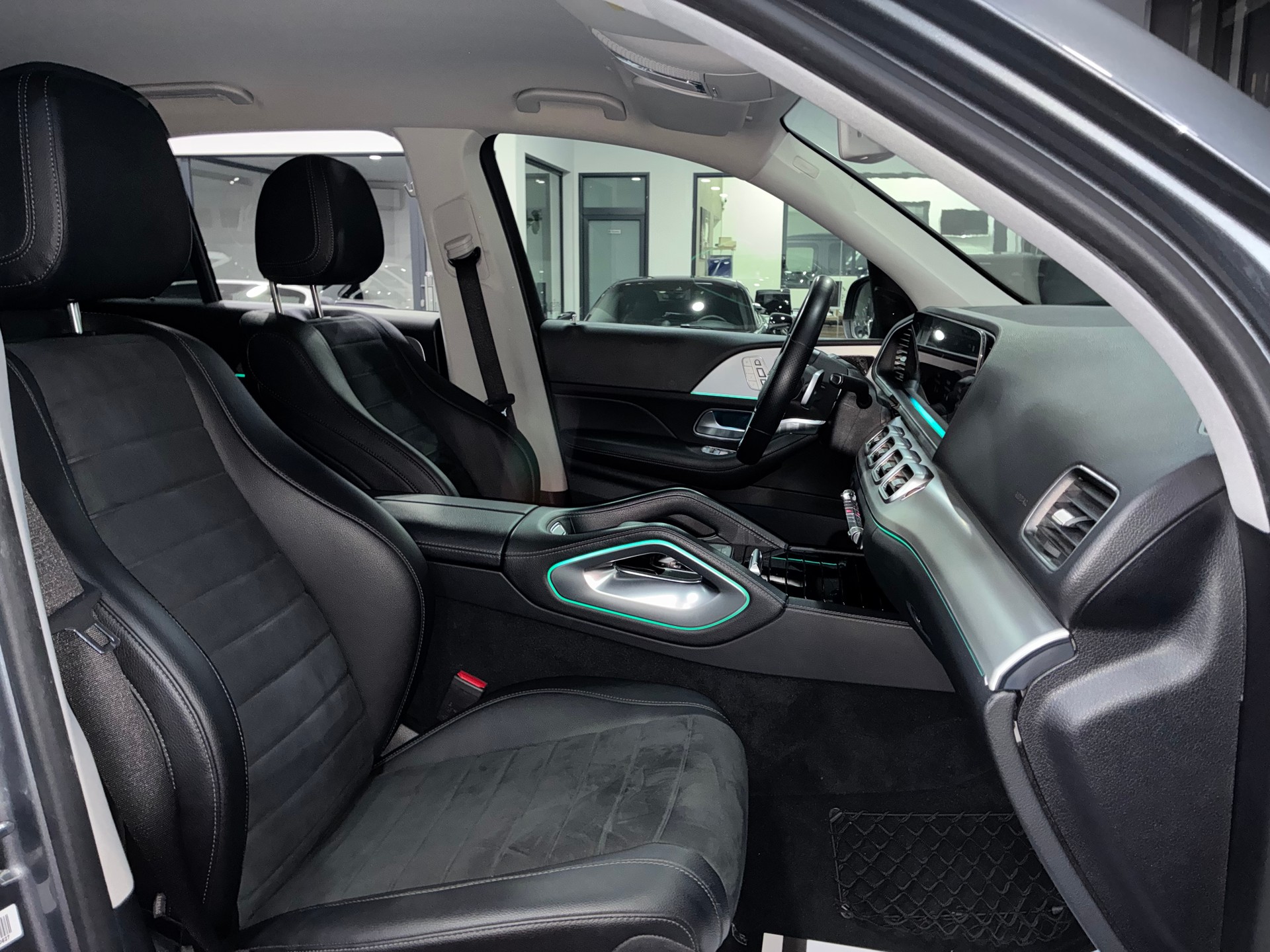 MERCEDES-BENZ GLE 300 d 4Matic AMG Line 9G-Tronic-image-9