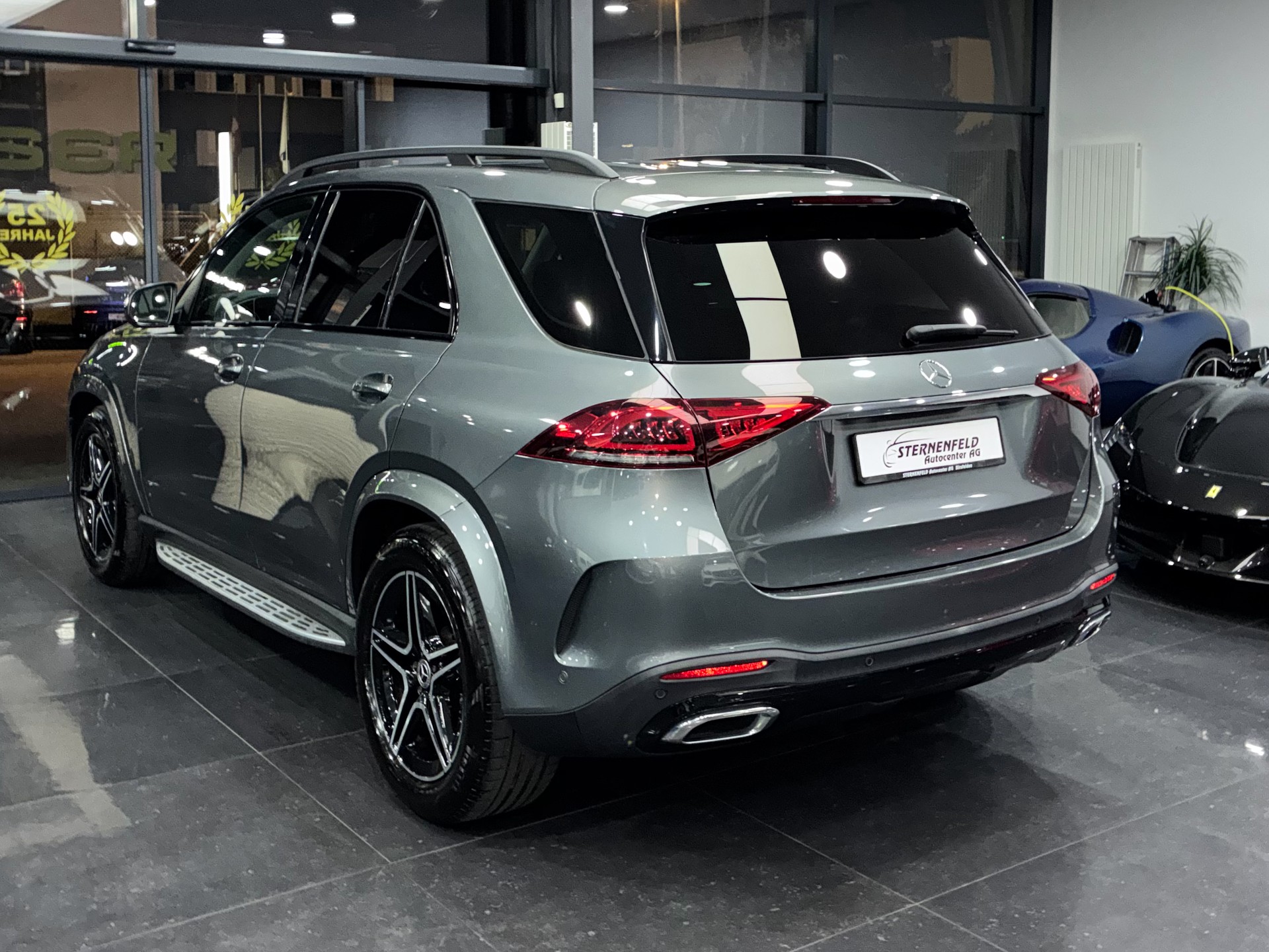 MERCEDES-BENZ GLE 300 d 4Matic AMG Line 9G-Tronic-image-4