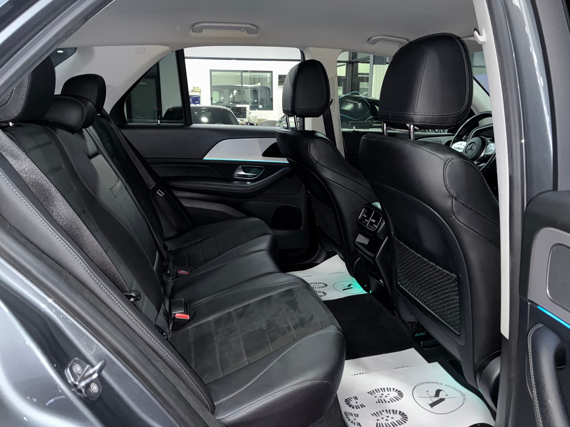 MERCEDES-BENZ GLE 300 d 4Matic AMG Line 9G-Tronic-image-10