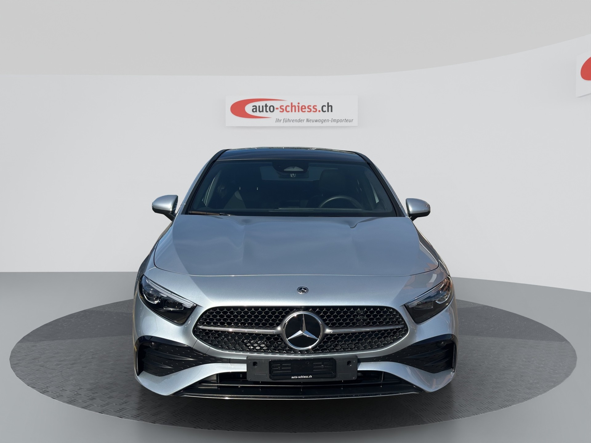 MERCEDES-BENZ A 200 Limousine AMG Line Distronic-image-12