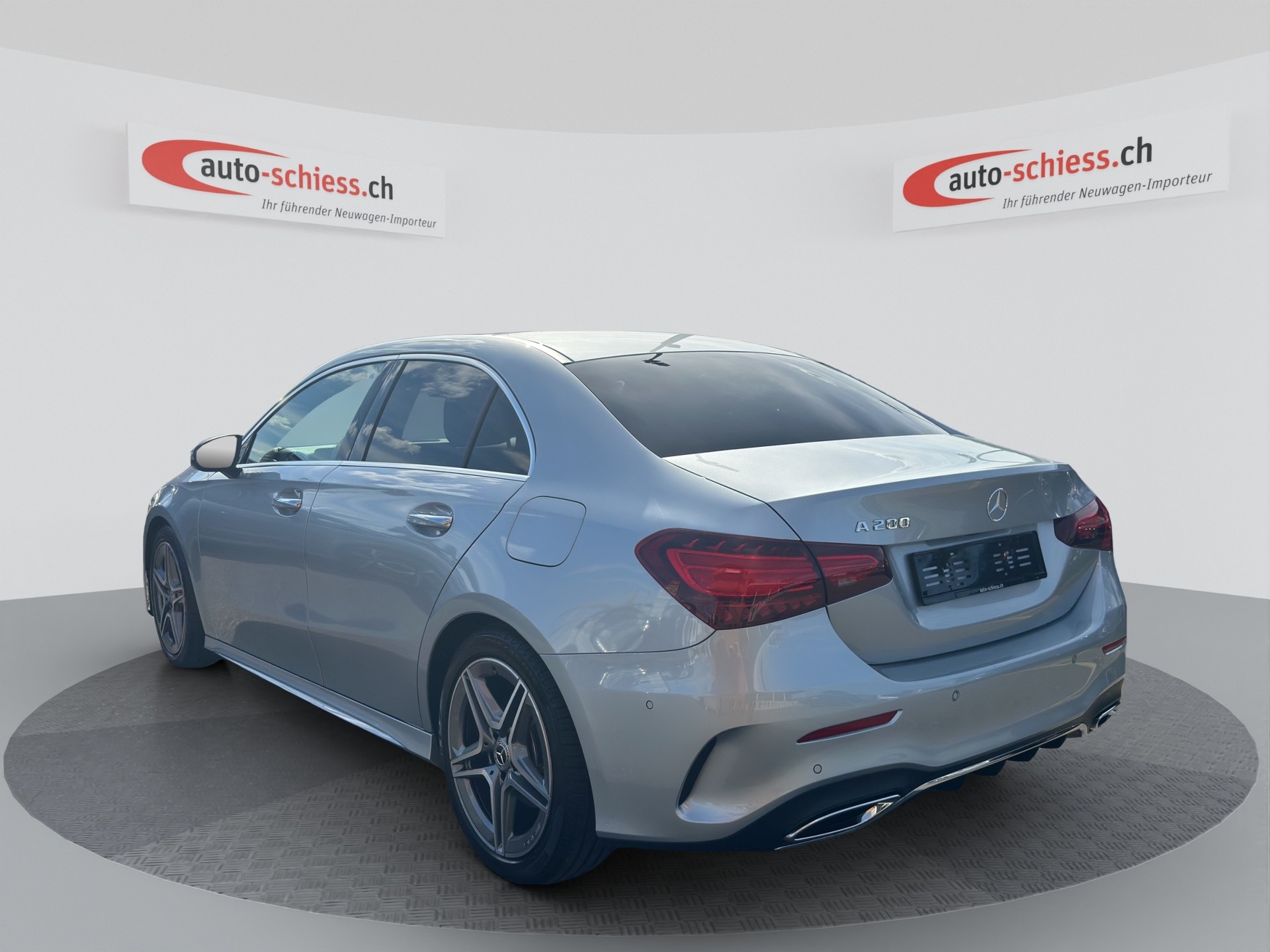 MERCEDES-BENZ A 200 AMG Line Limousine-image-13