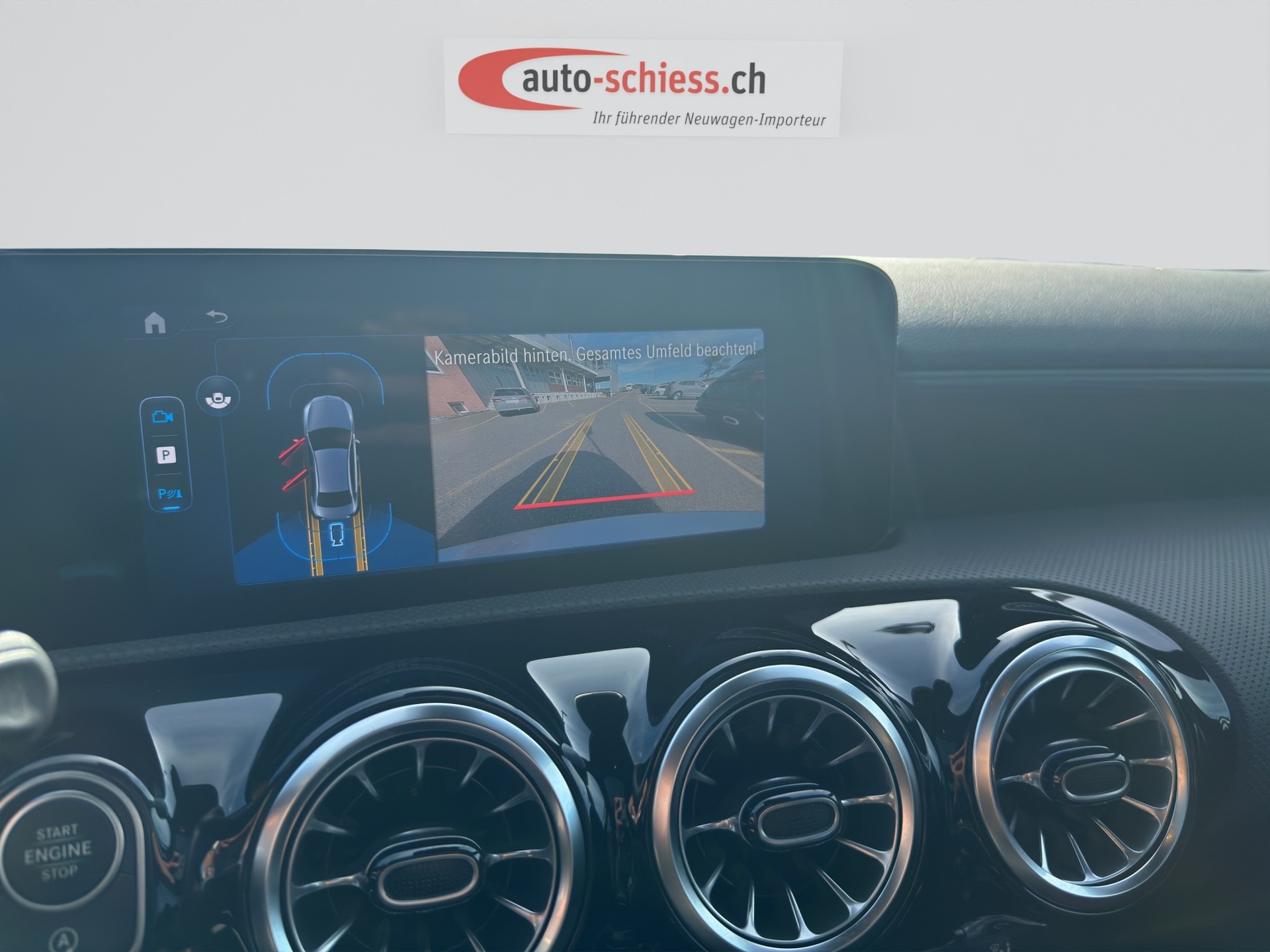 MERCEDES-BENZ A 200 Limousine AMG Line Distronic-image-8