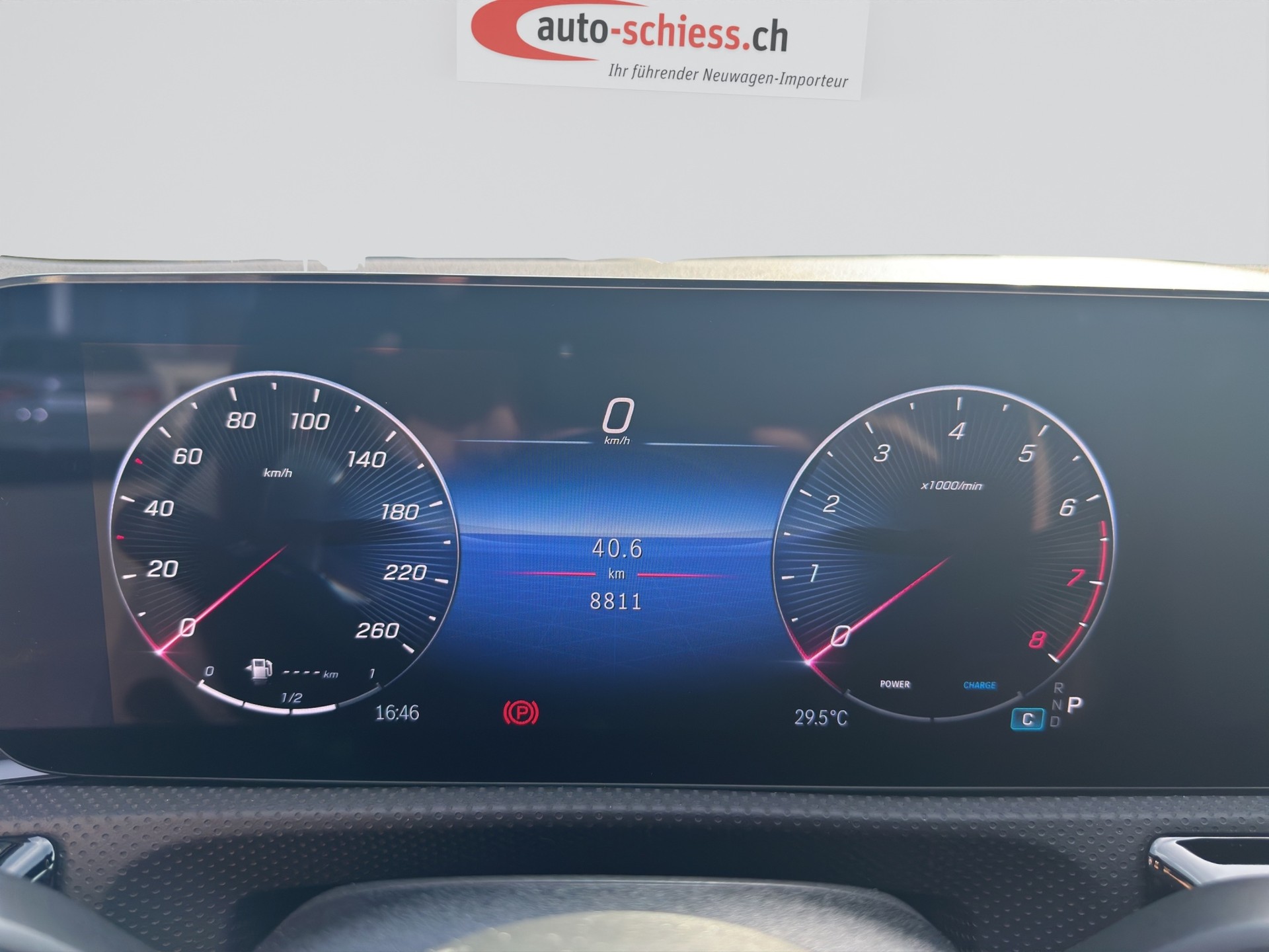 MERCEDES-BENZ A 200 Limousine AMG Line Distronic-image-10