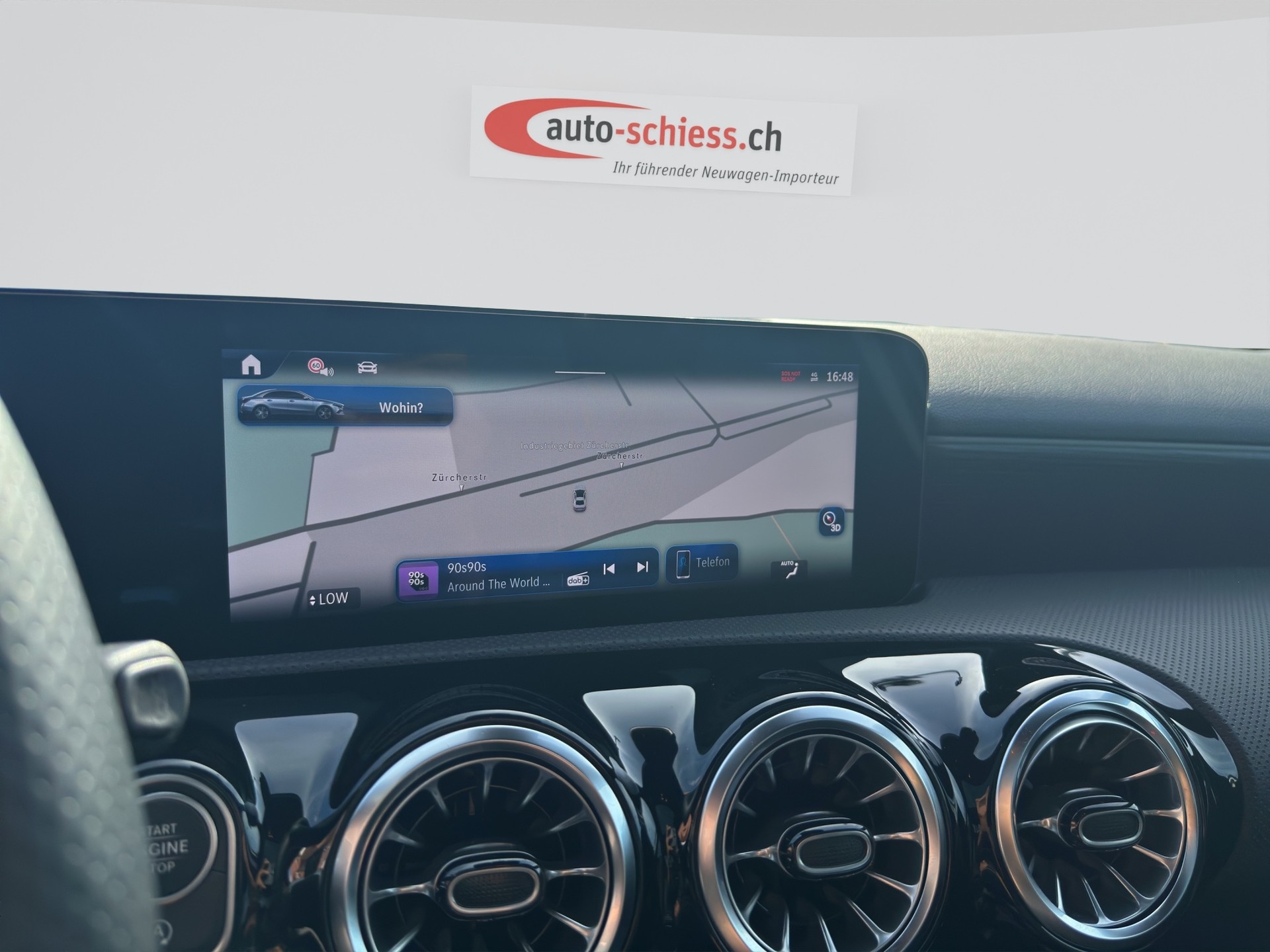 MERCEDES-BENZ A 200 Limousine AMG Line Distronic-image-11