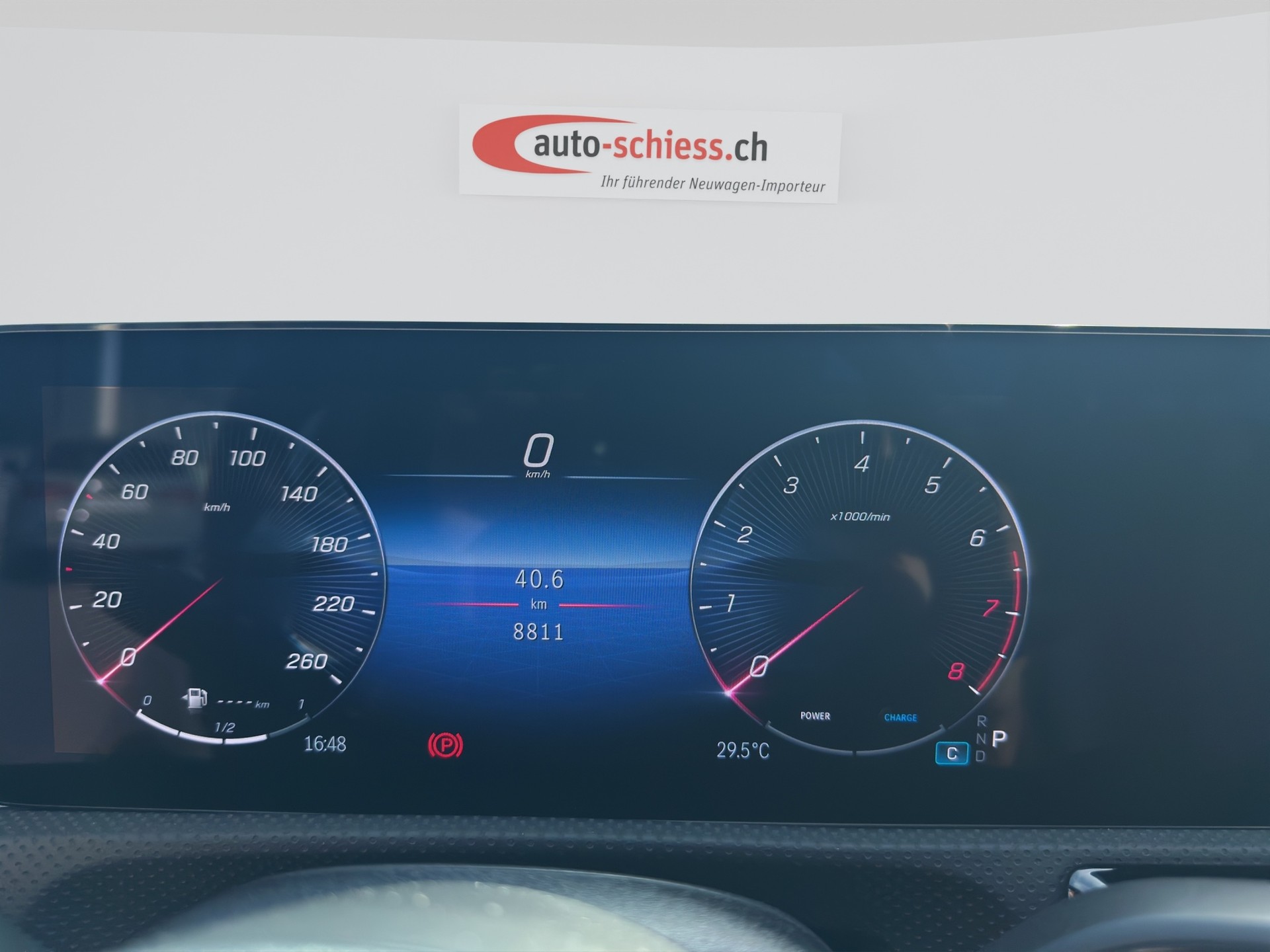 MERCEDES-BENZ A 200 Limousine AMG Line Distronic-image-9