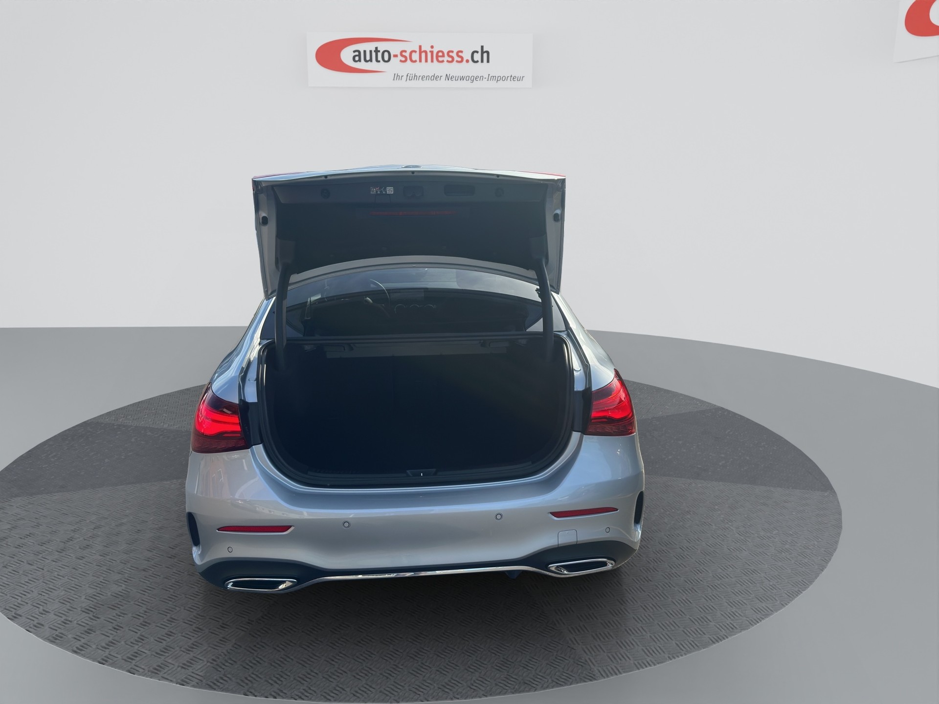 MERCEDES-BENZ A 200 AMG Line Limousine-image-3