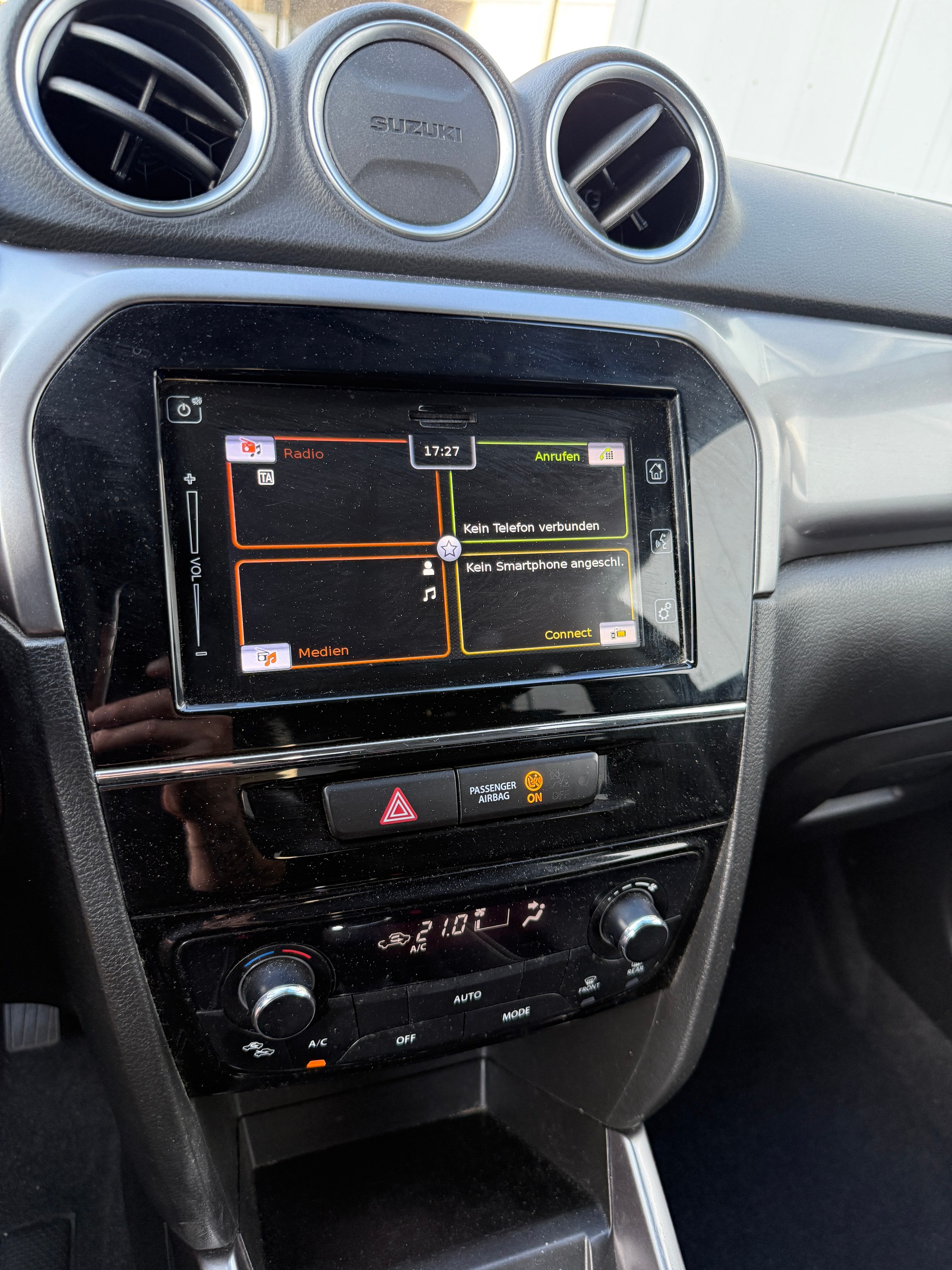 SUZUKI Vitara 1.4 Boosterjet Compact Top Hybrid-image-17