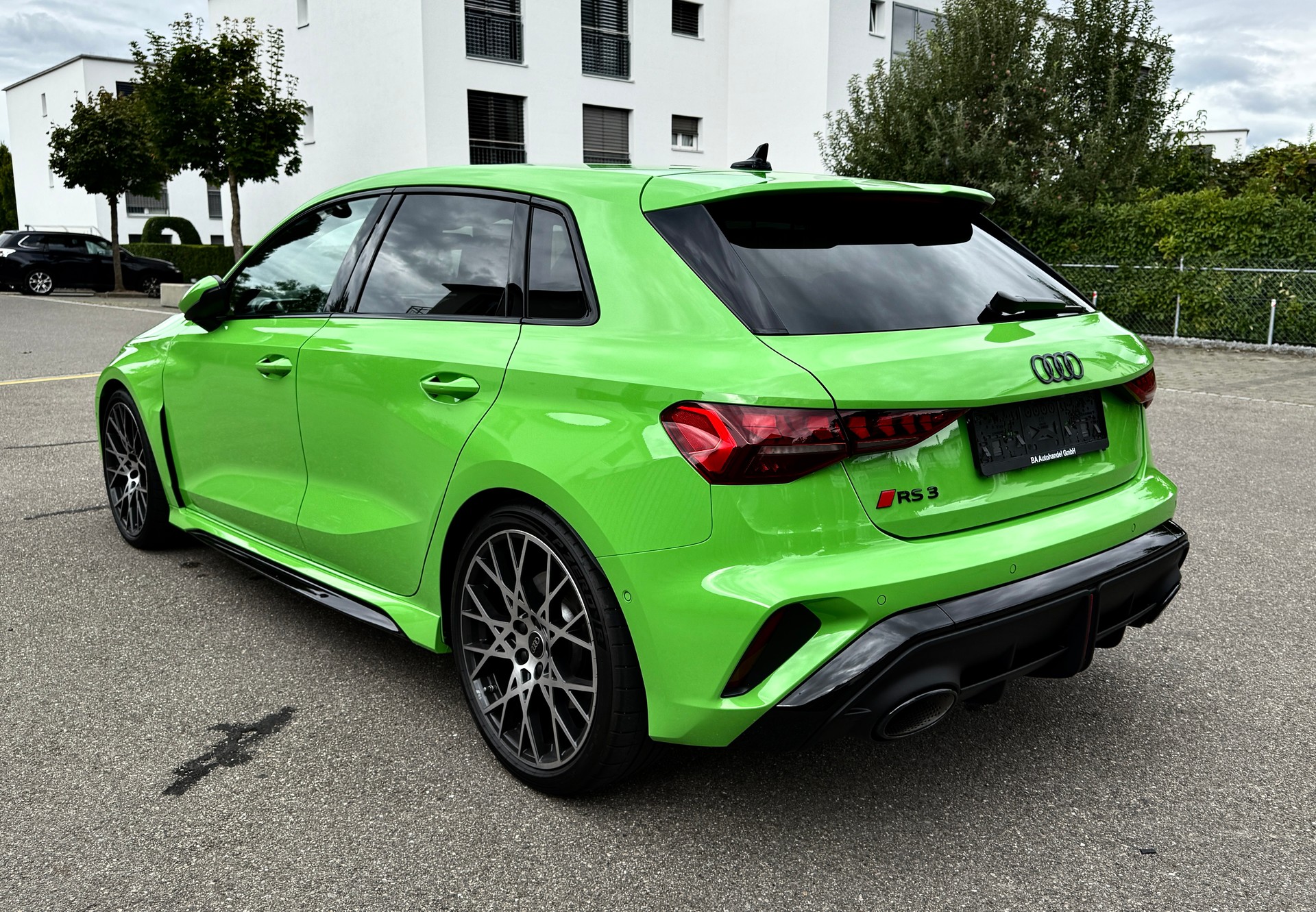 AUDI RS3 SPORTBACK 2.5 TSI QUATTRO S-TRONIC*EL. PANORAM-GLASSCHIEBEDACH*VOLLAUSSTATTUNG*-image-3