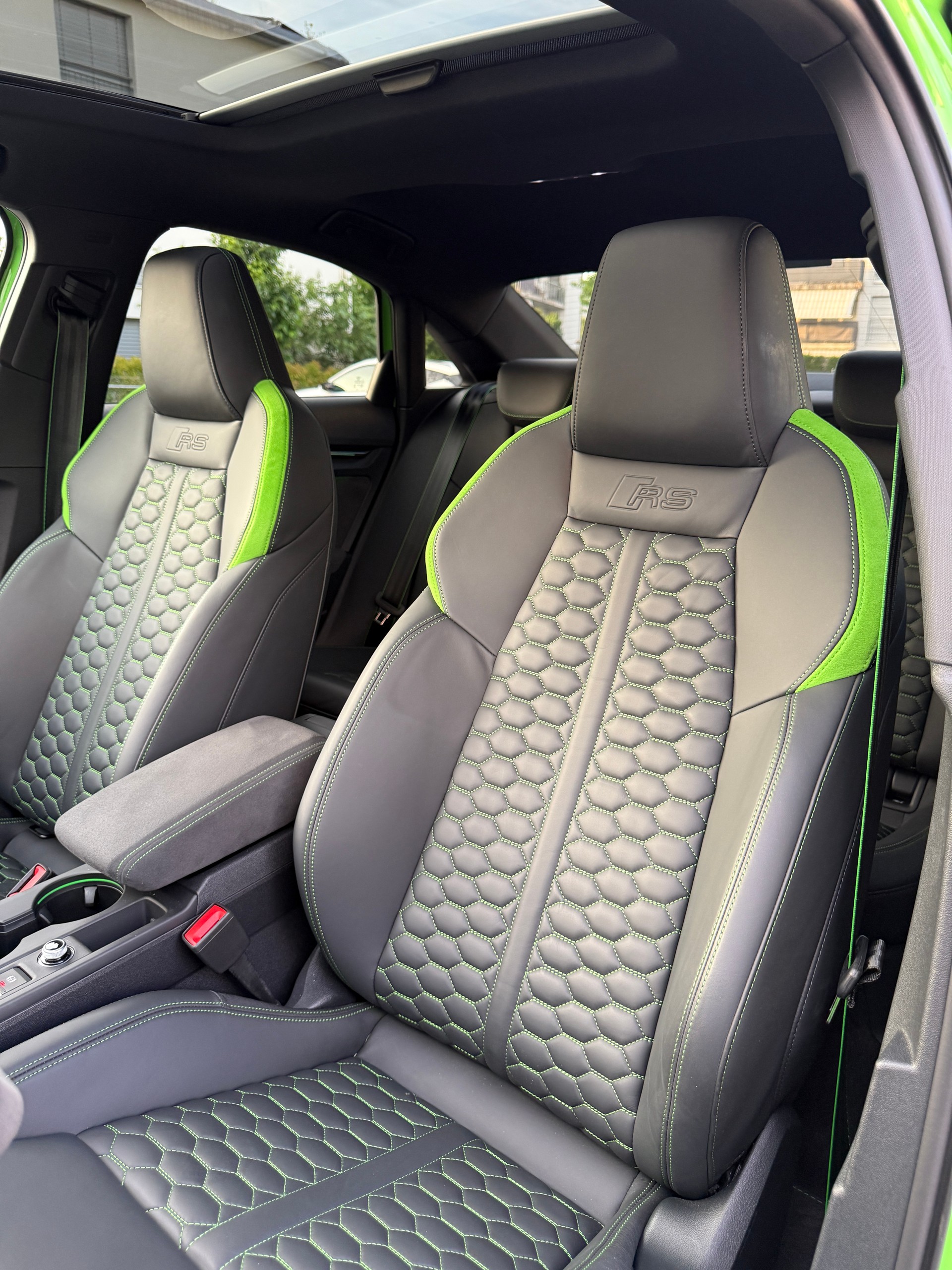 AUDI RS3 SPORTBACK 2.5 TSI QUATTRO S-TRONIC*EL. PANORAM-GLASSCHIEBEDACH*VOLLAUSSTATTUNG*-image-16