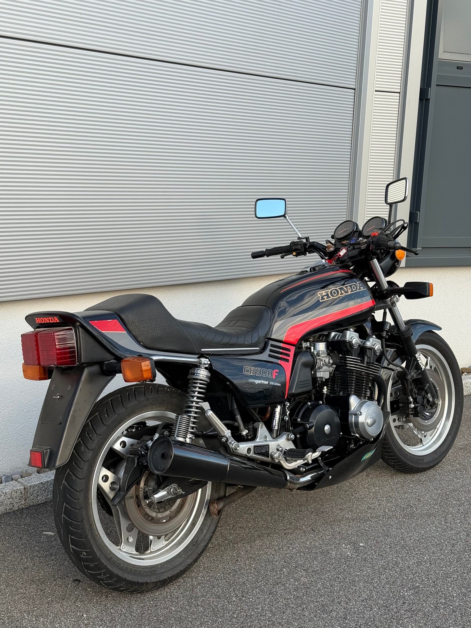 HONDA CB 900 F-showroom-element-2