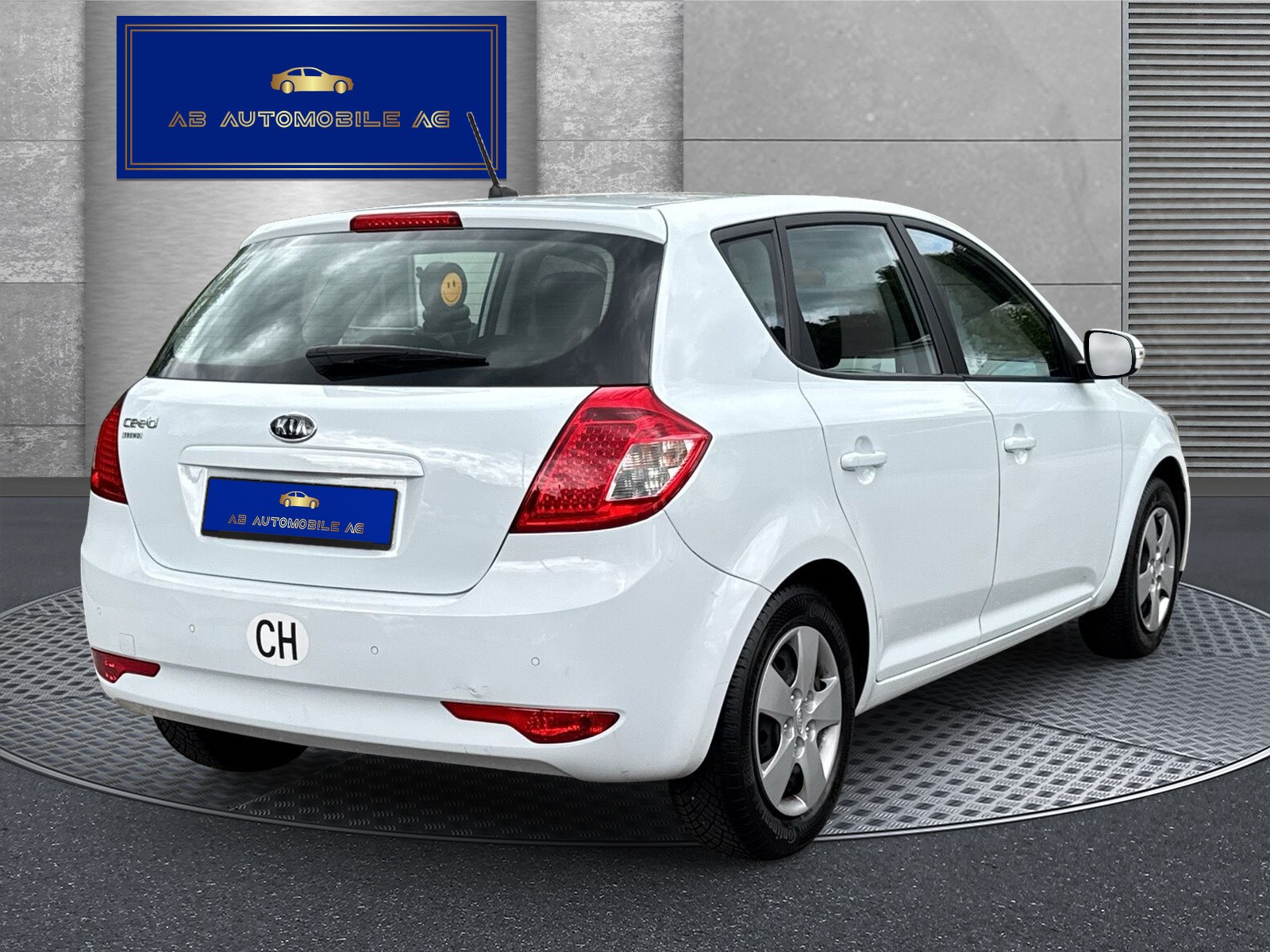 KIA Cee'd 1.6 16V Trend Automatic-image-6