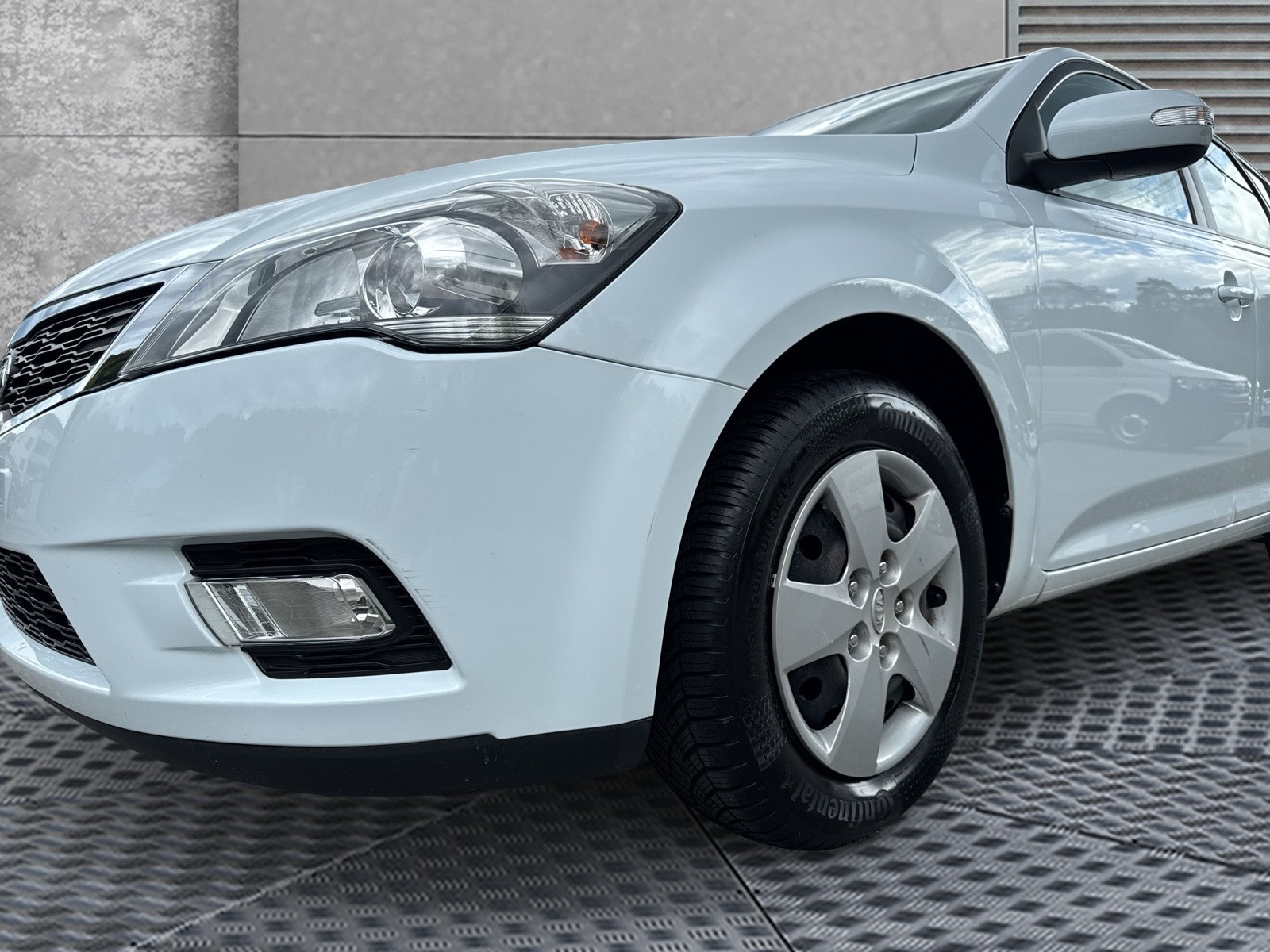 KIA Cee'd 1.6 16V Trend Automatic-image-7