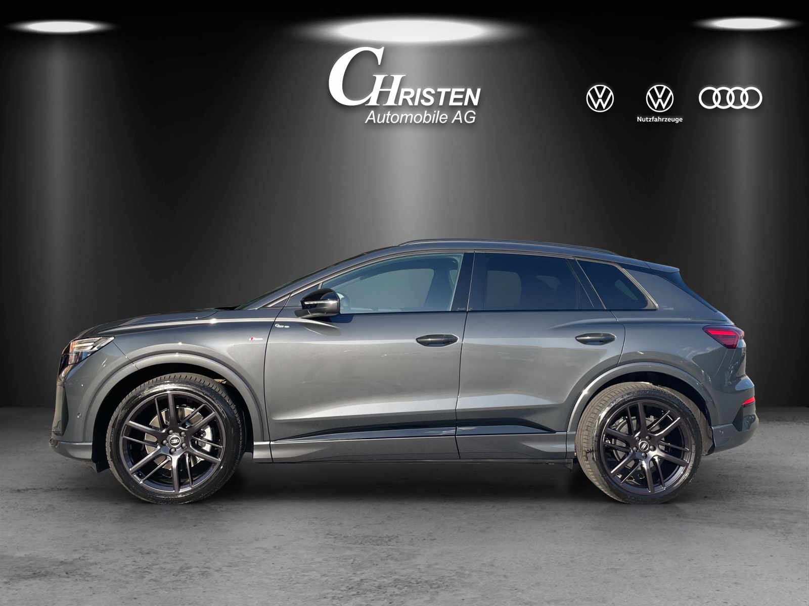 AUDI Q4 e-tron SUV quattro performance Swiss Ski-image-1