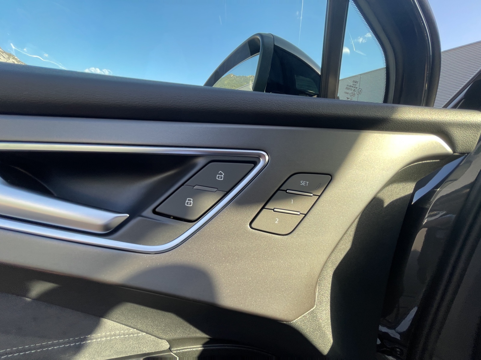 AUDI Q4 e-tron SUV quattro performance Swiss Ski-image-14