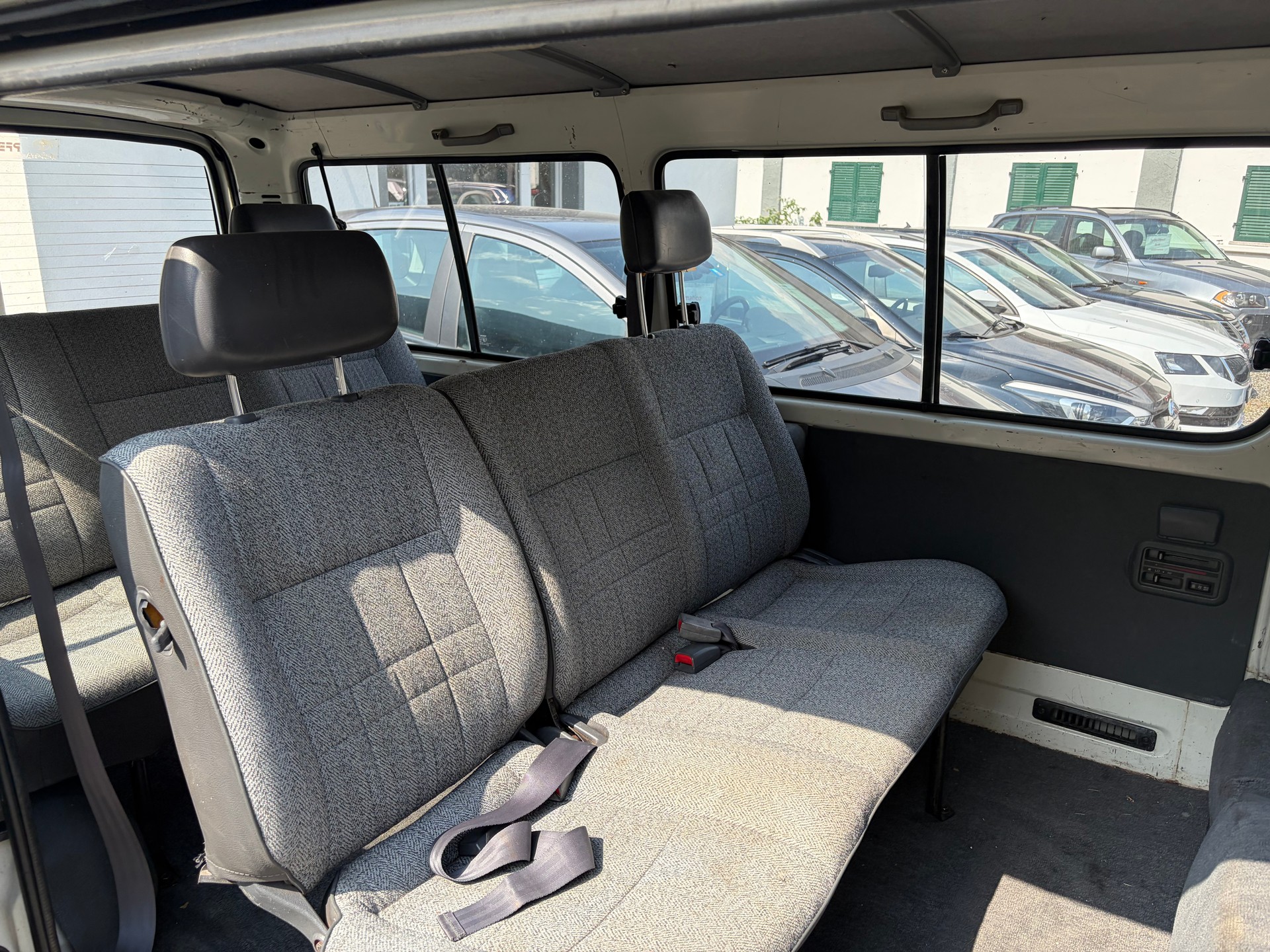 TOYOTA Hiace 2.4 4x4 Saloon Jub.-image-12
