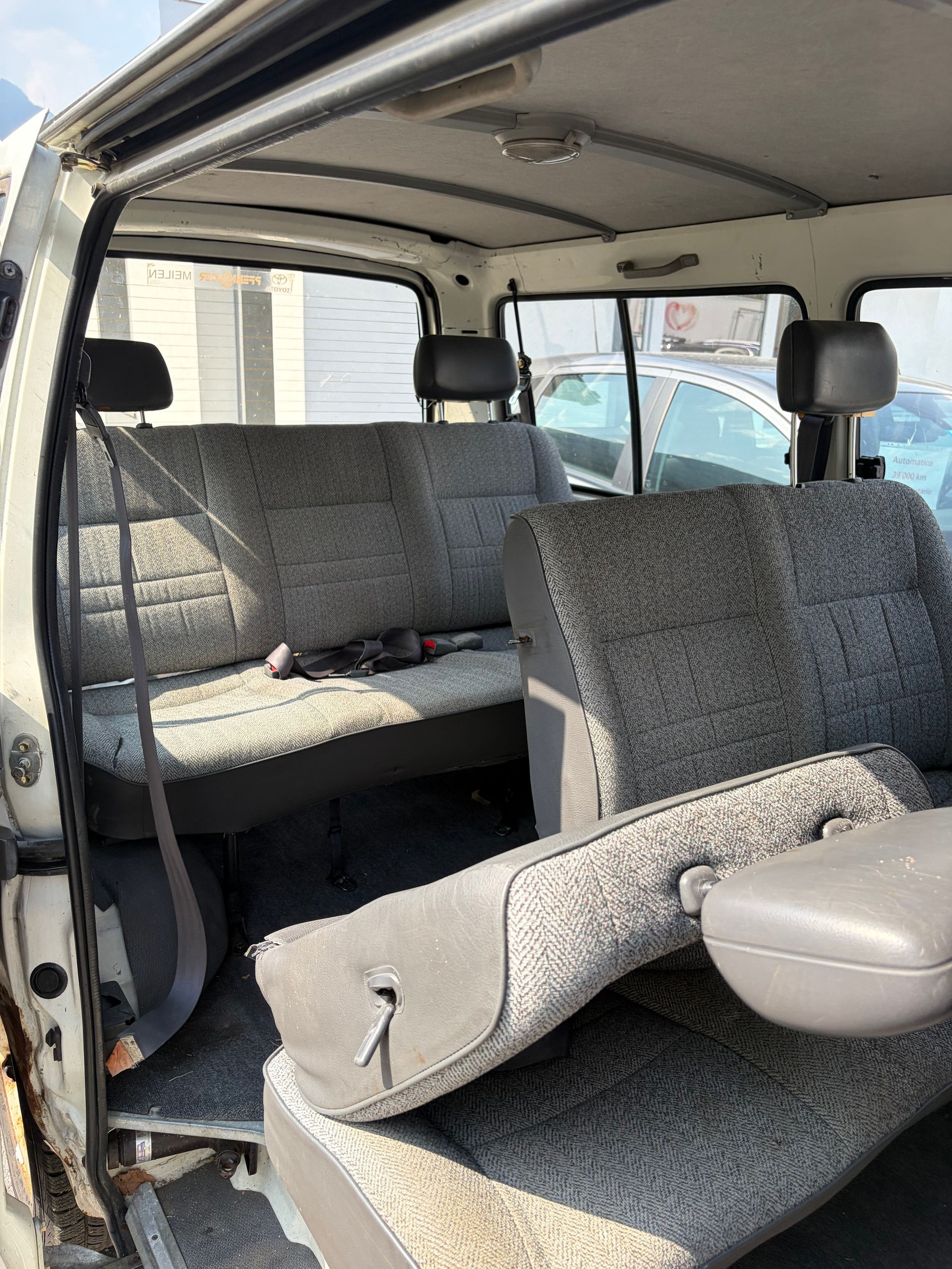 TOYOTA Hiace 2.4 4x4 Saloon Jub.-image-13