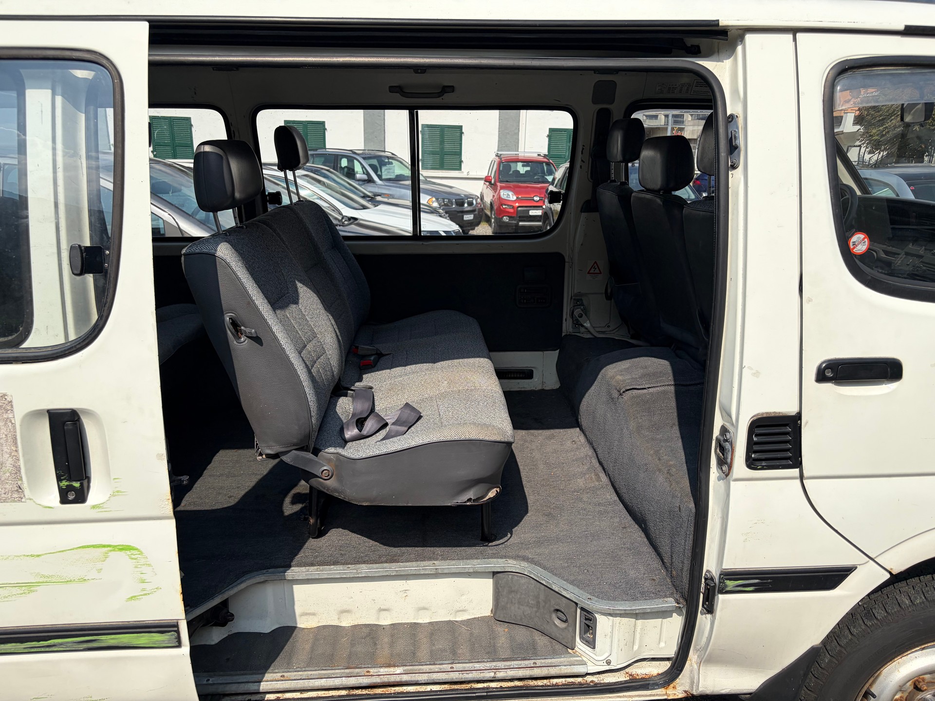 TOYOTA Hiace 2.4 4x4 Saloon Jub.-image-11