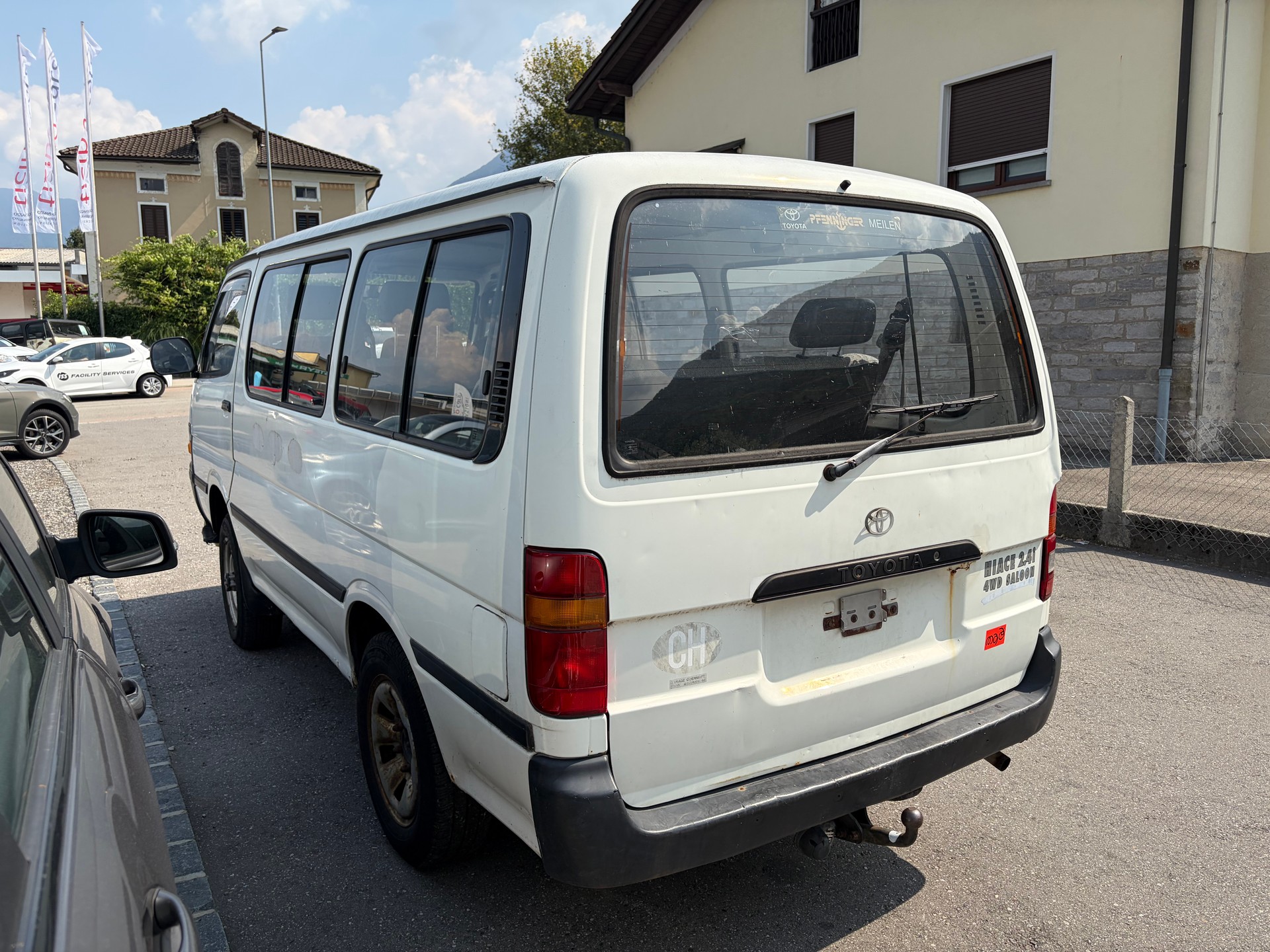 TOYOTA Hiace 2.4 4x4 Saloon Jub.-image-6