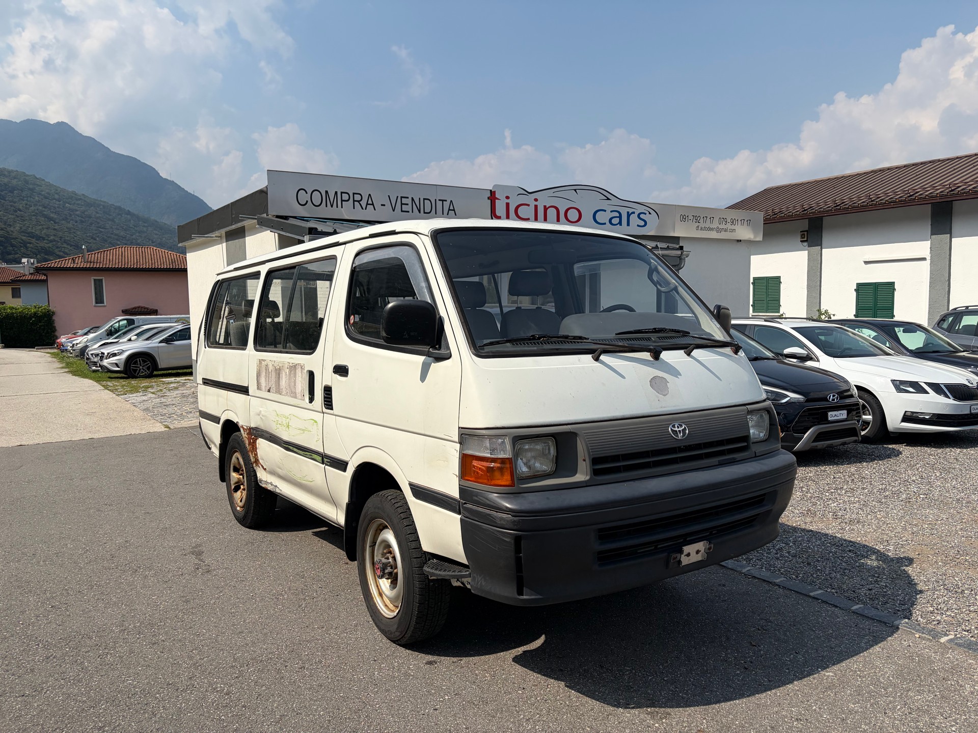 TOYOTA Hiace 2.4 4x4 Saloon Jub.-image-0