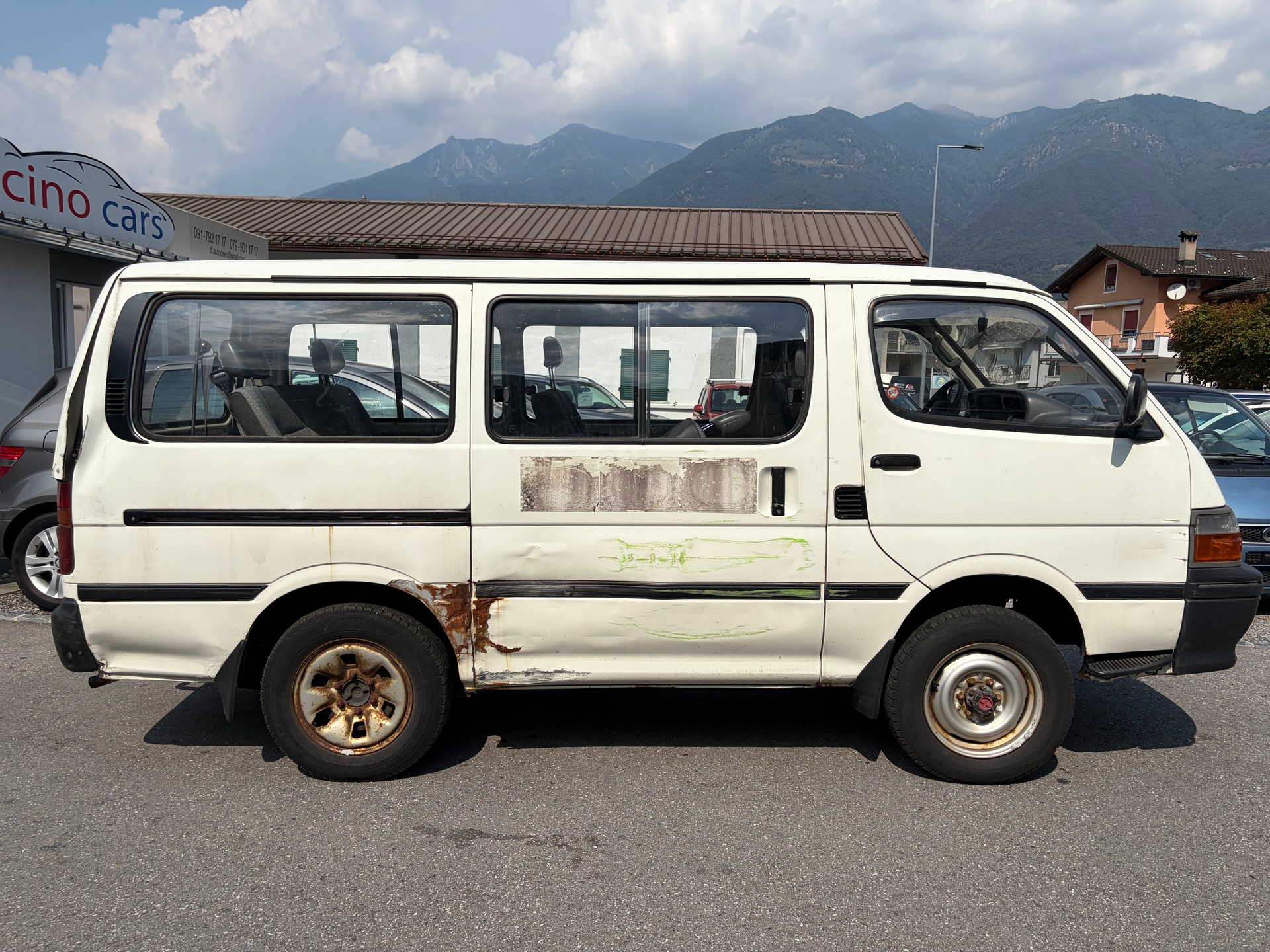 TOYOTA Hiace 2.4 4x4 Saloon Jub.-image-4