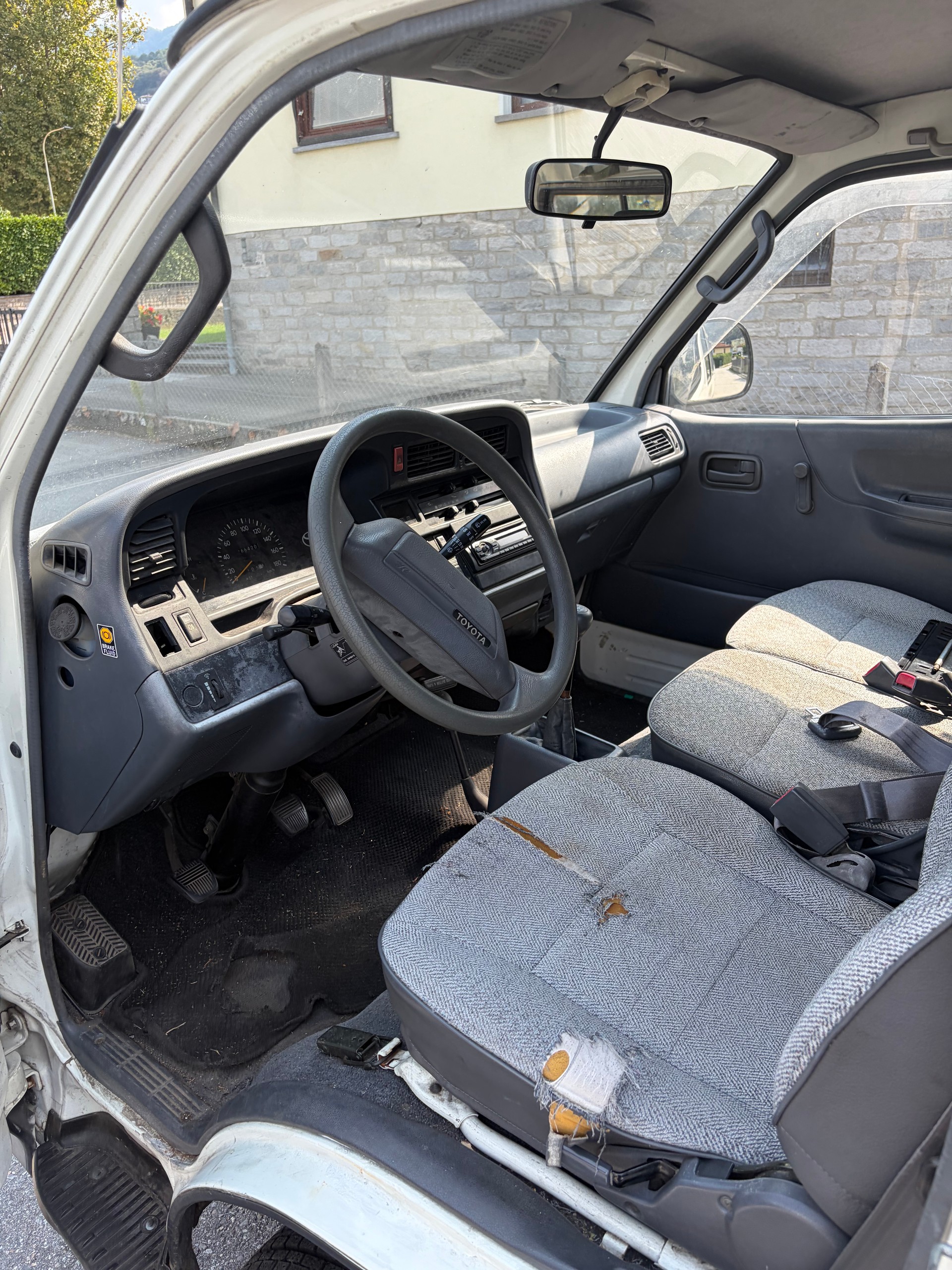 TOYOTA Hiace 2.4 4x4 Saloon Jub.-image-7
