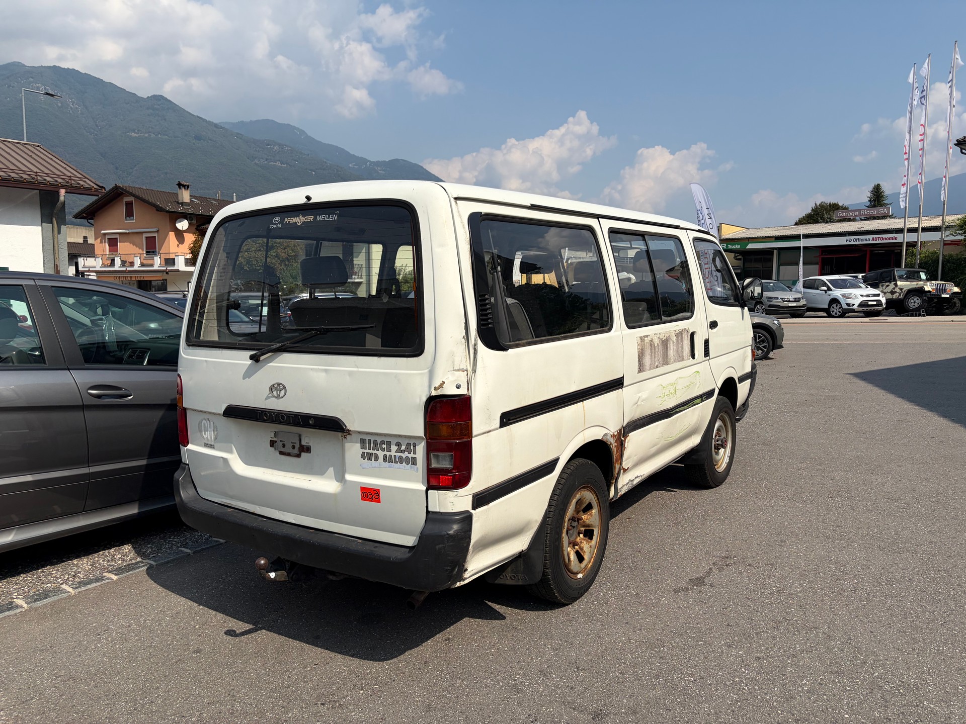TOYOTA Hiace 2.4 4x4 Saloon Jub.-image-1