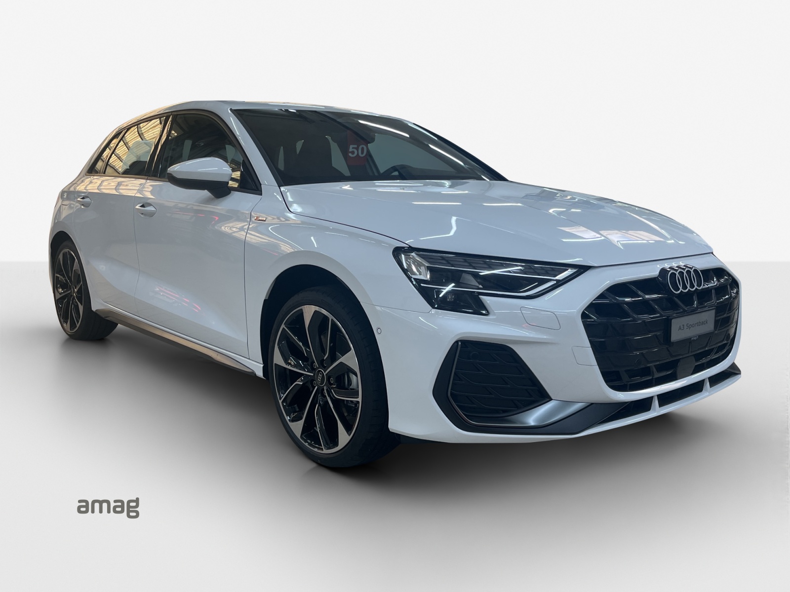AUDI A3 Sportback TFSI 110 kW S line Attraction S tronic-image-5