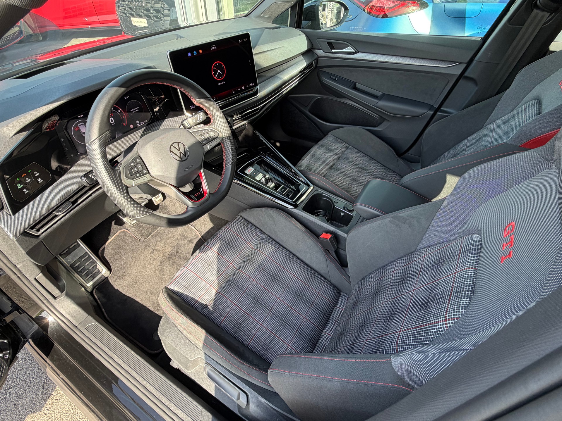 VW Golf 2.0 TSI GTI DSG *CH Fahrzeug*-image-17