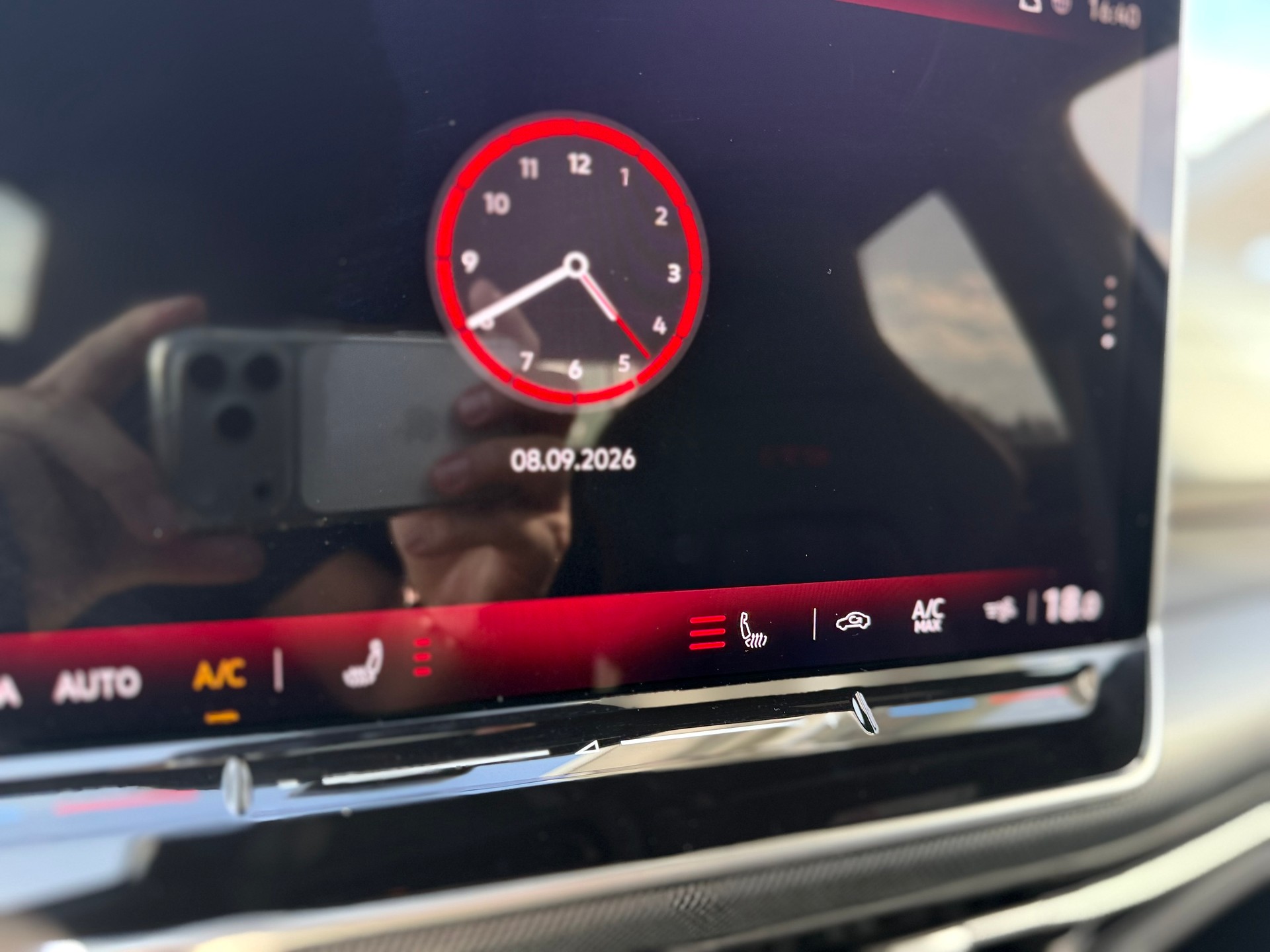 VW Golf 2.0 TSI GTI DSG *CH Fahrzeug*-image-26