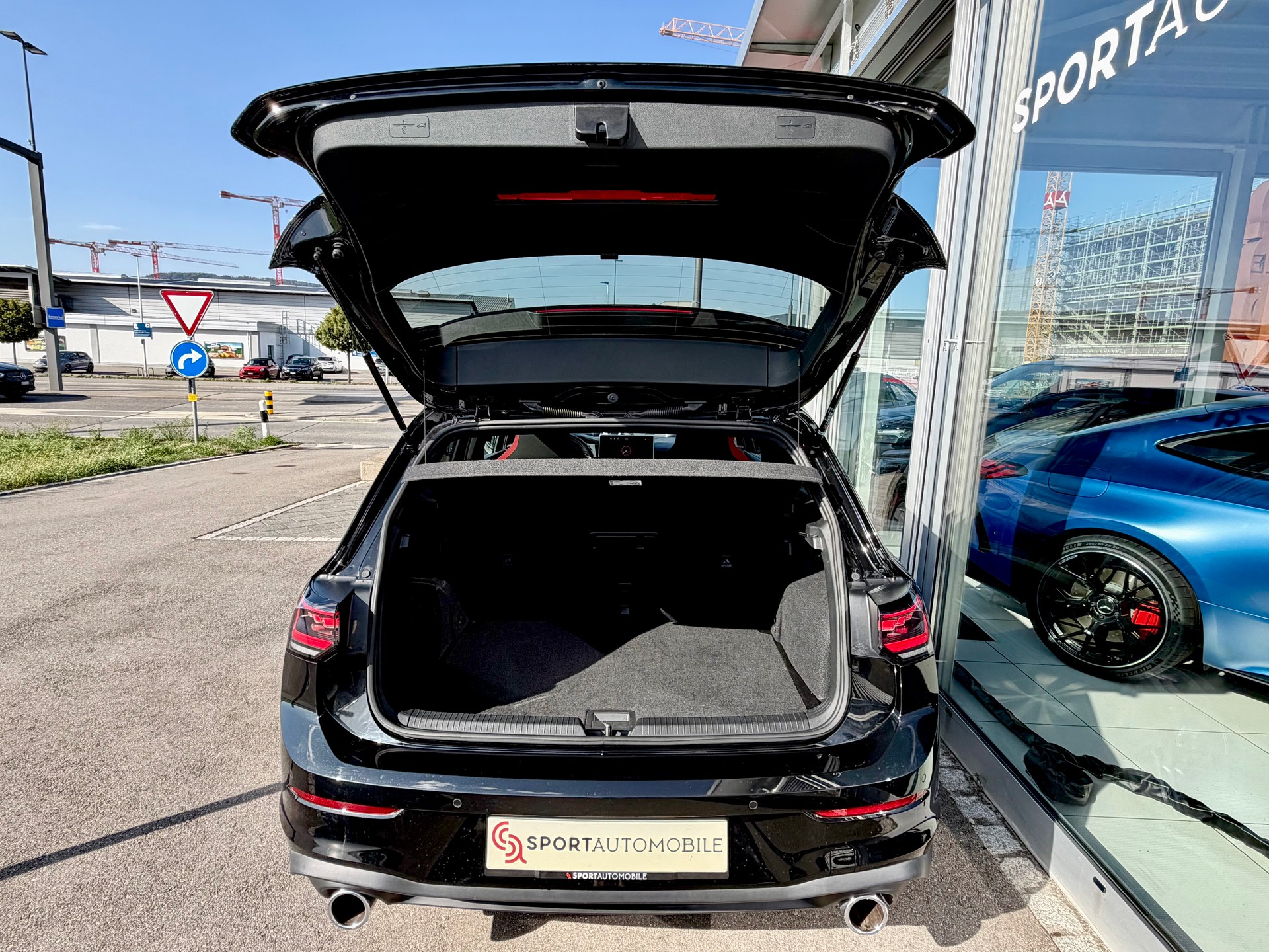 VW Golf 2.0 TSI GTI DSG *CH Fahrzeug*-image-11