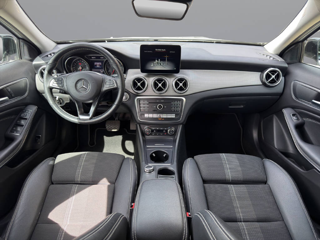 MERCEDES-BENZ GLA 200 Urban-image-8