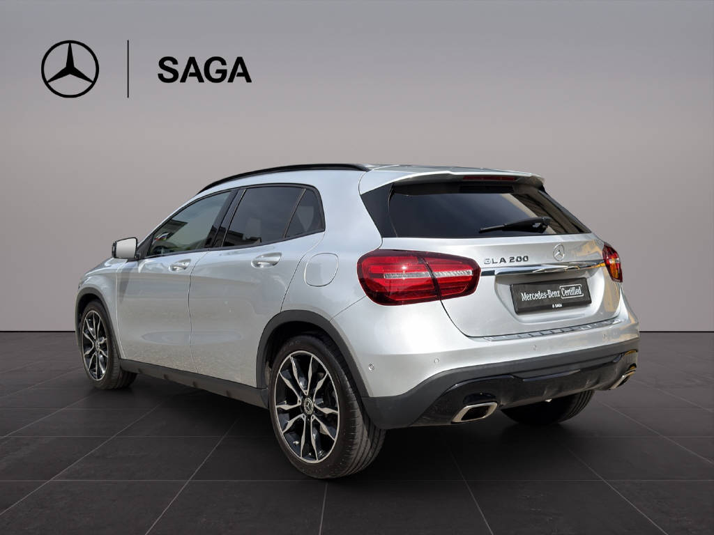 MERCEDES-BENZ GLA 200 Urban-image-3