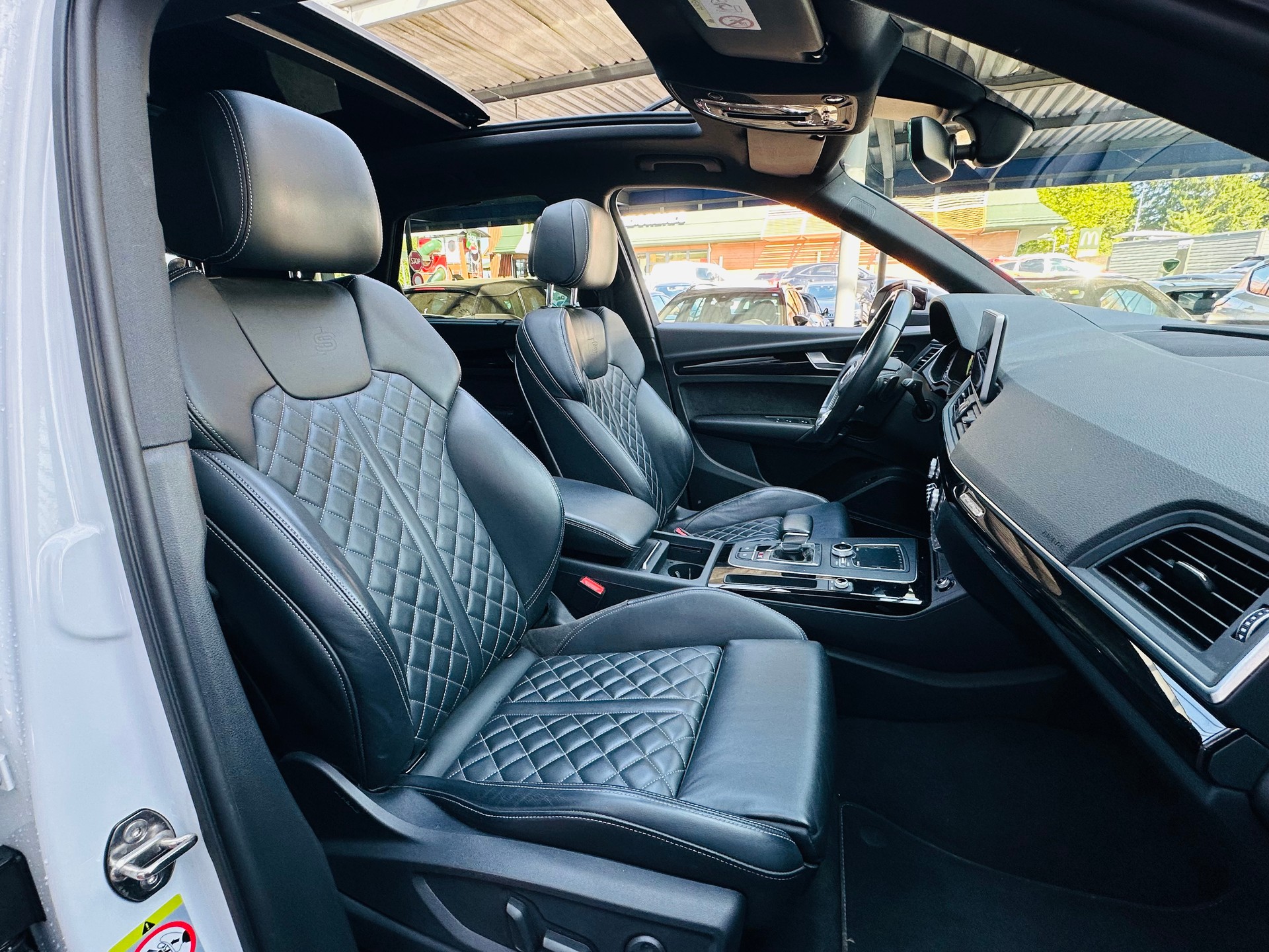 AUDI SQ5 3.0 TFSI quattro S-tronic-image-17