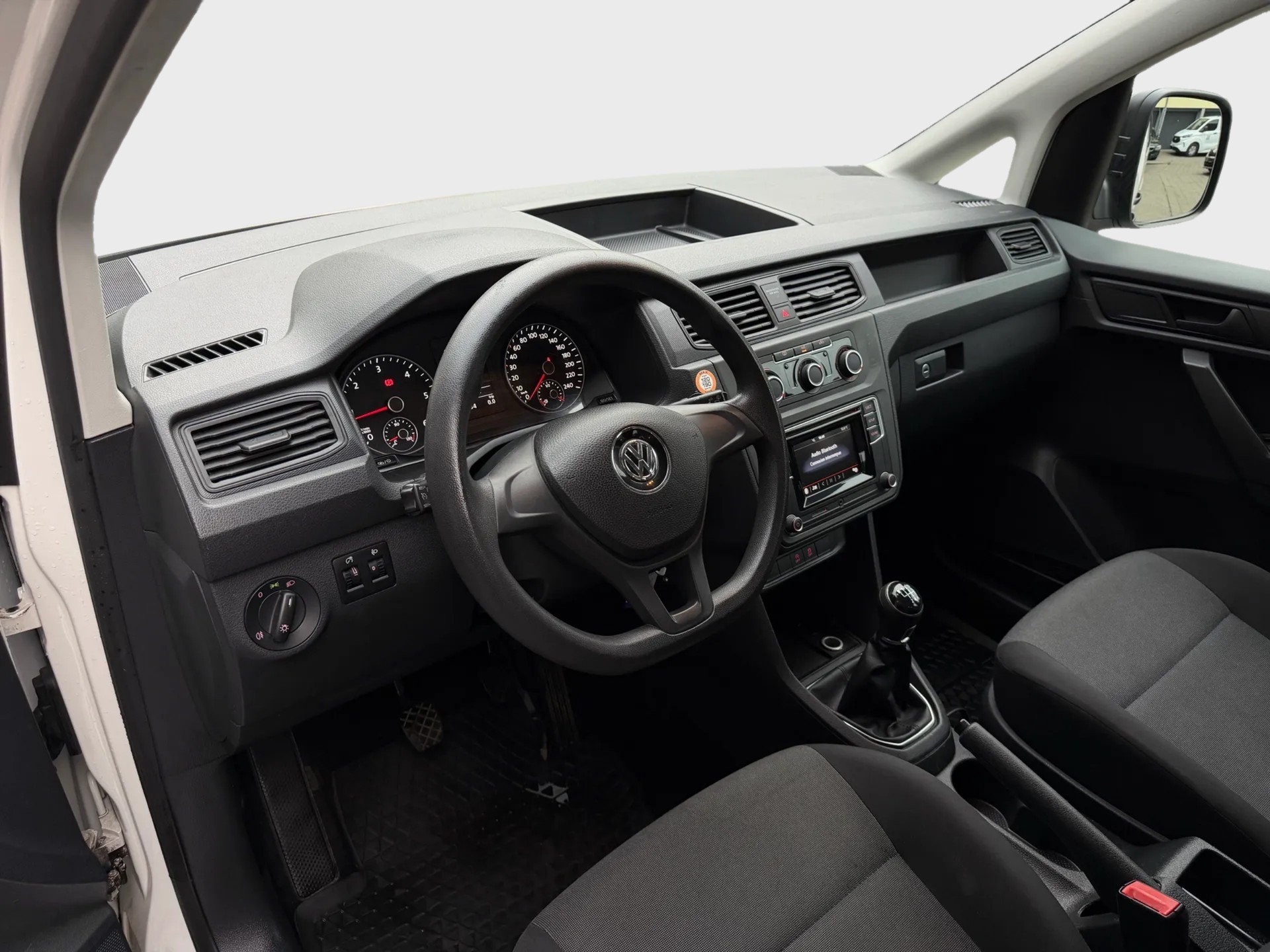 VW Caddy Alltrack 2.0 TDI 4M-image-8