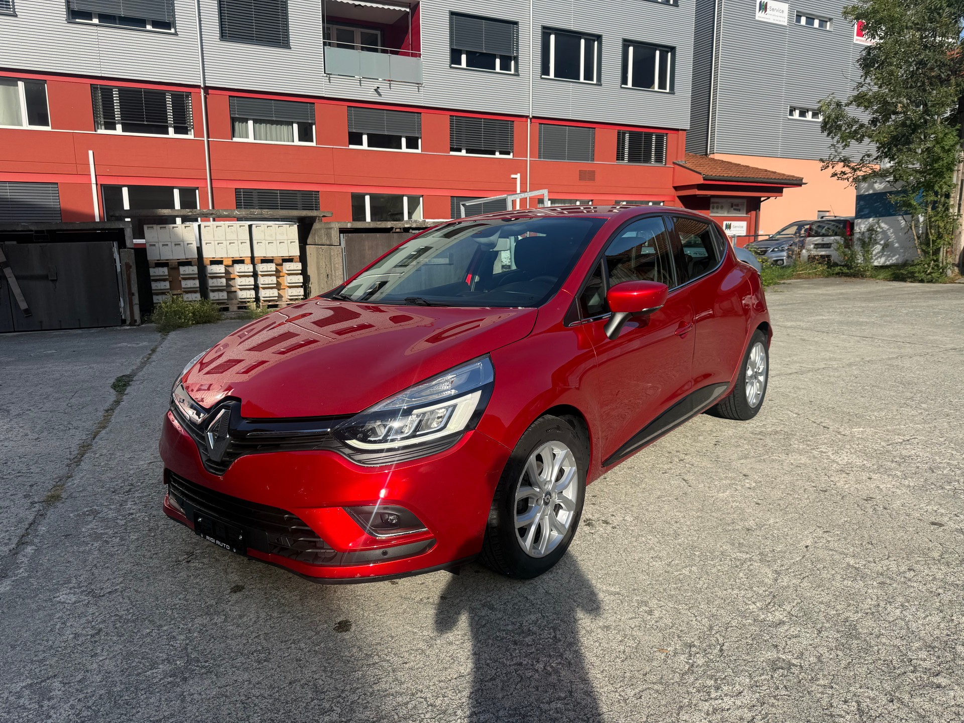 RENAULT Clio 0.9 12V Intens-image-1