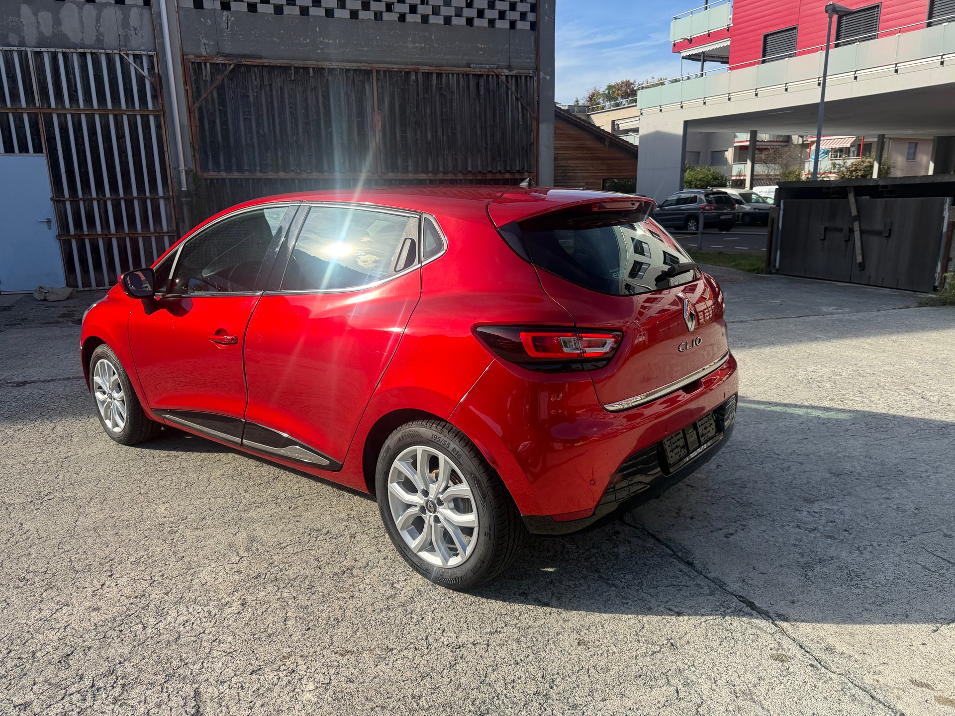 RENAULT Clio 0.9 12V Intens-image-2