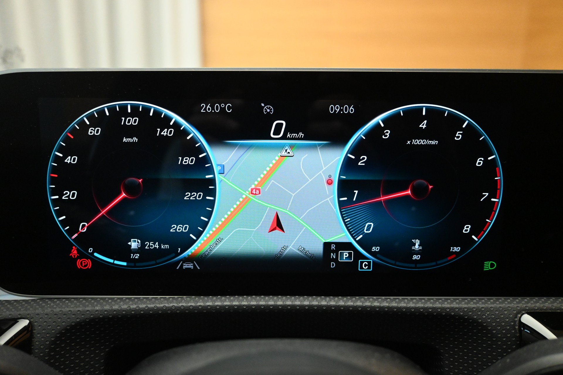 MERCEDES-BENZ A 200 AMG Line 7G-DCT*Limousine*-image-10