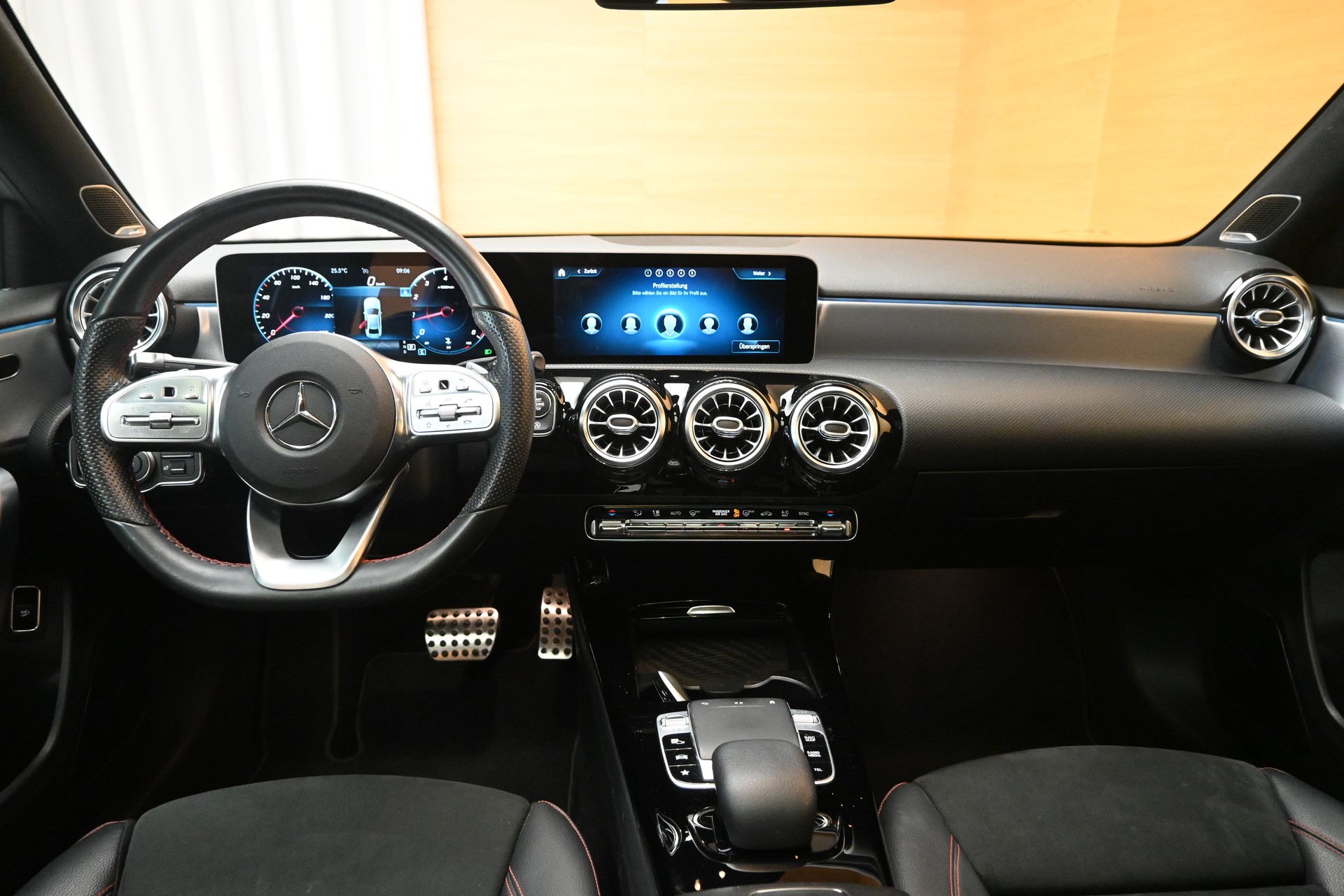 MERCEDES-BENZ A 200 AMG Line 7G-DCT*Limousine*-image-8