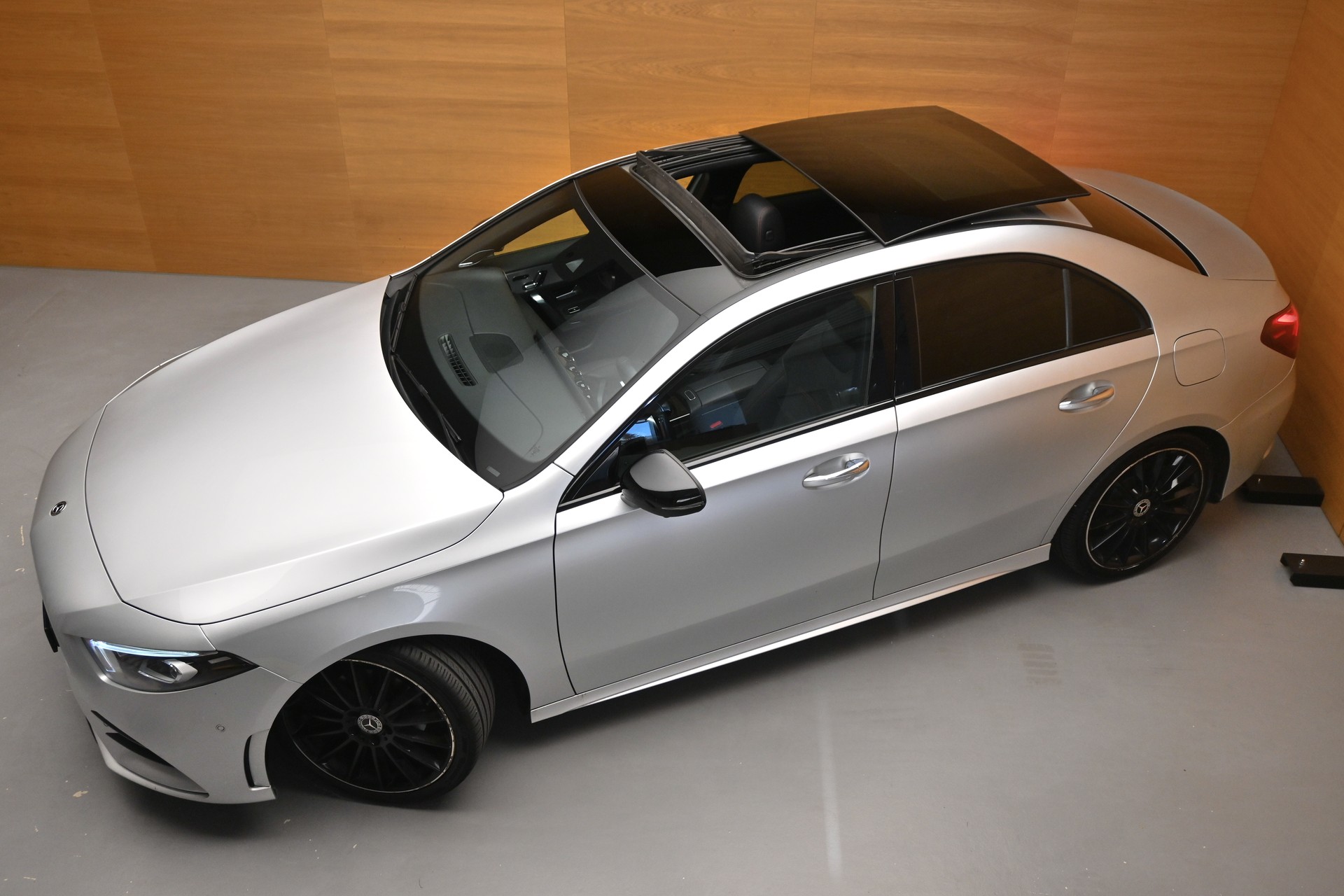 MERCEDES-BENZ A 200 AMG Line 7G-DCT*Limousine*-image-1