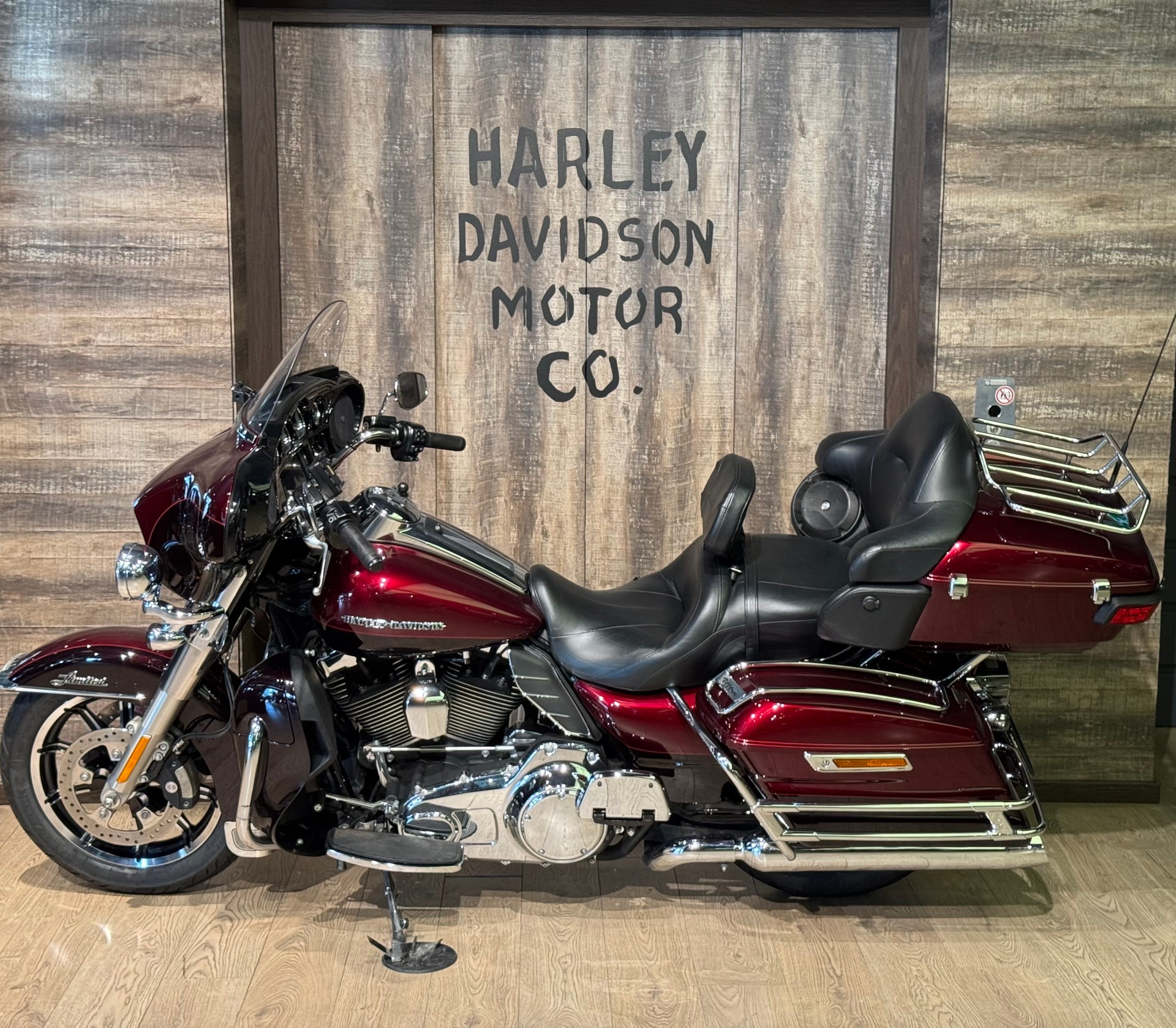 HARLEY-DAVIDSON FLHTK Electra Glide Ultra Limited-showroom-element-3