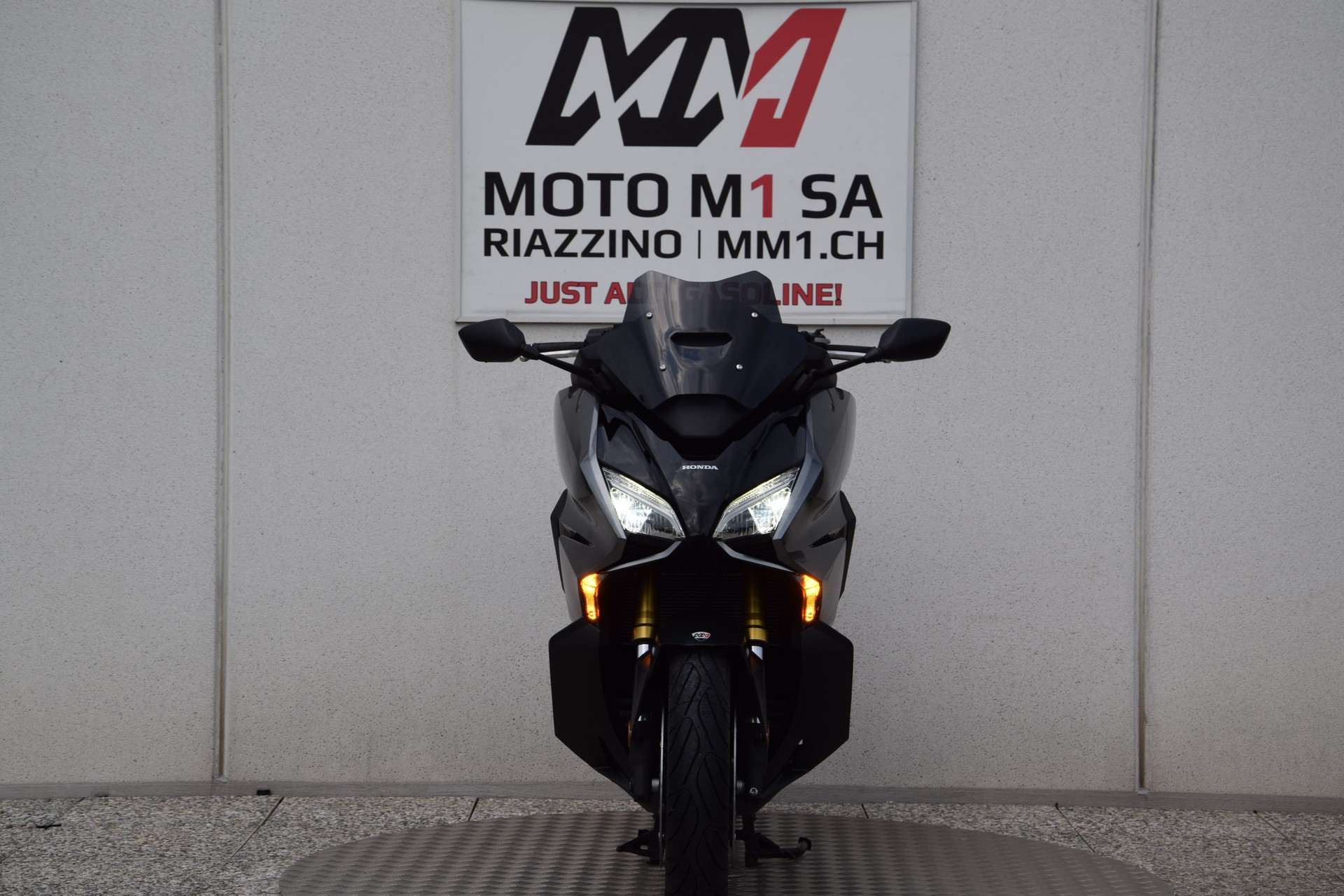 HONDA NSS 750-showroom-element-2