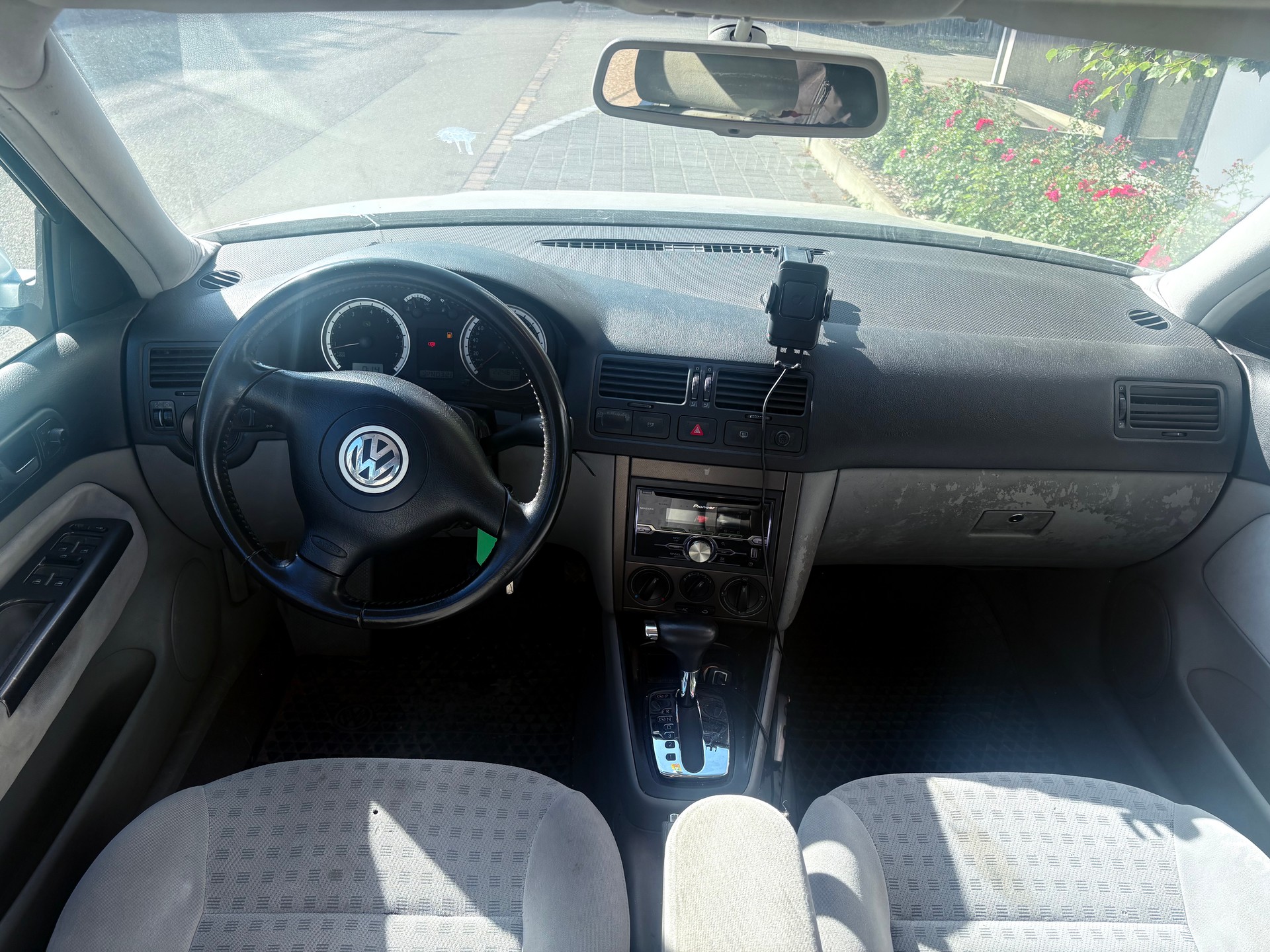 VW Bora 1.6 Comfortline Automatic-image-6