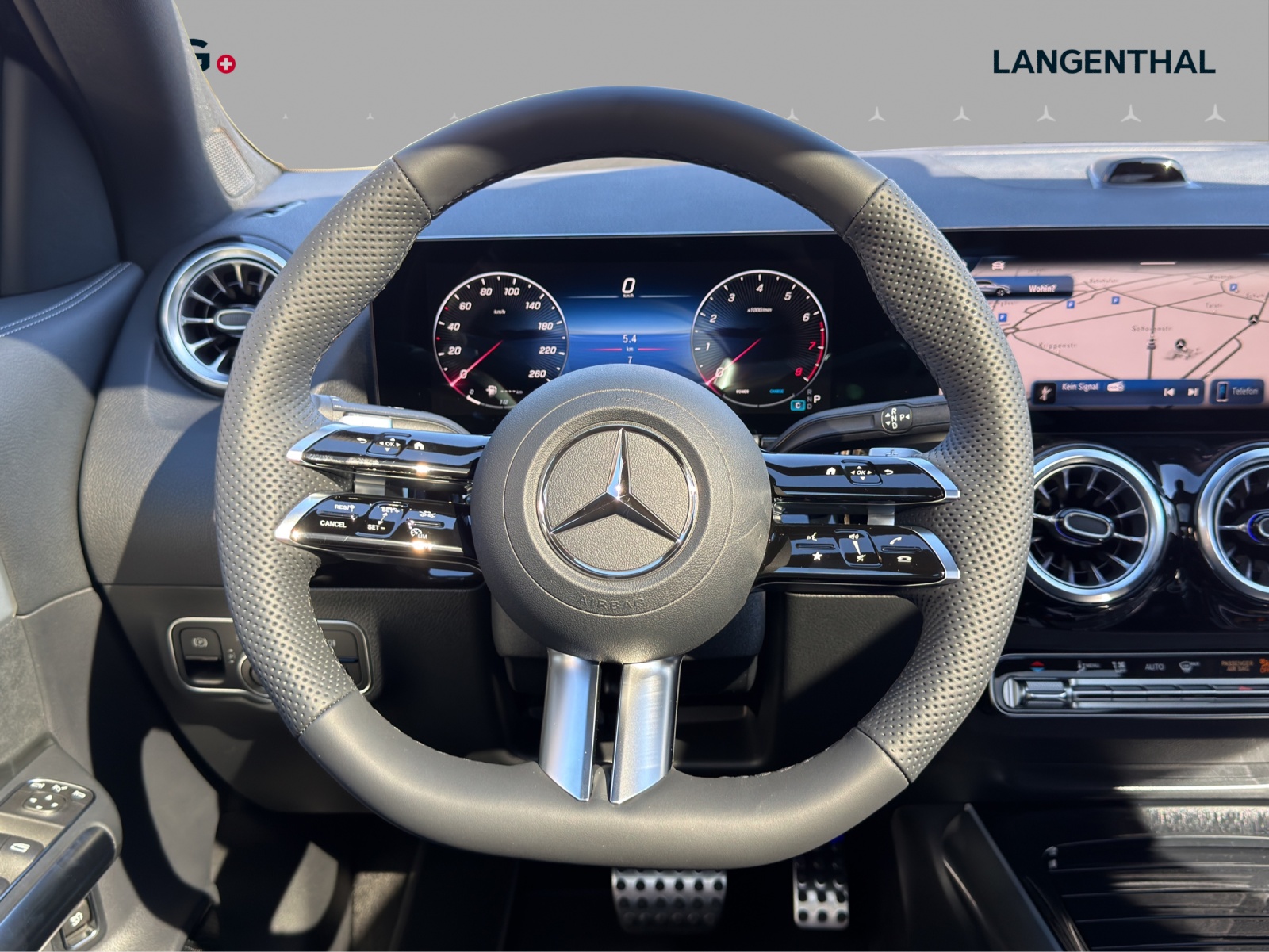 MERCEDES-BENZ GLA 250 4Matic 8G-DCT Swiss Star-image-9